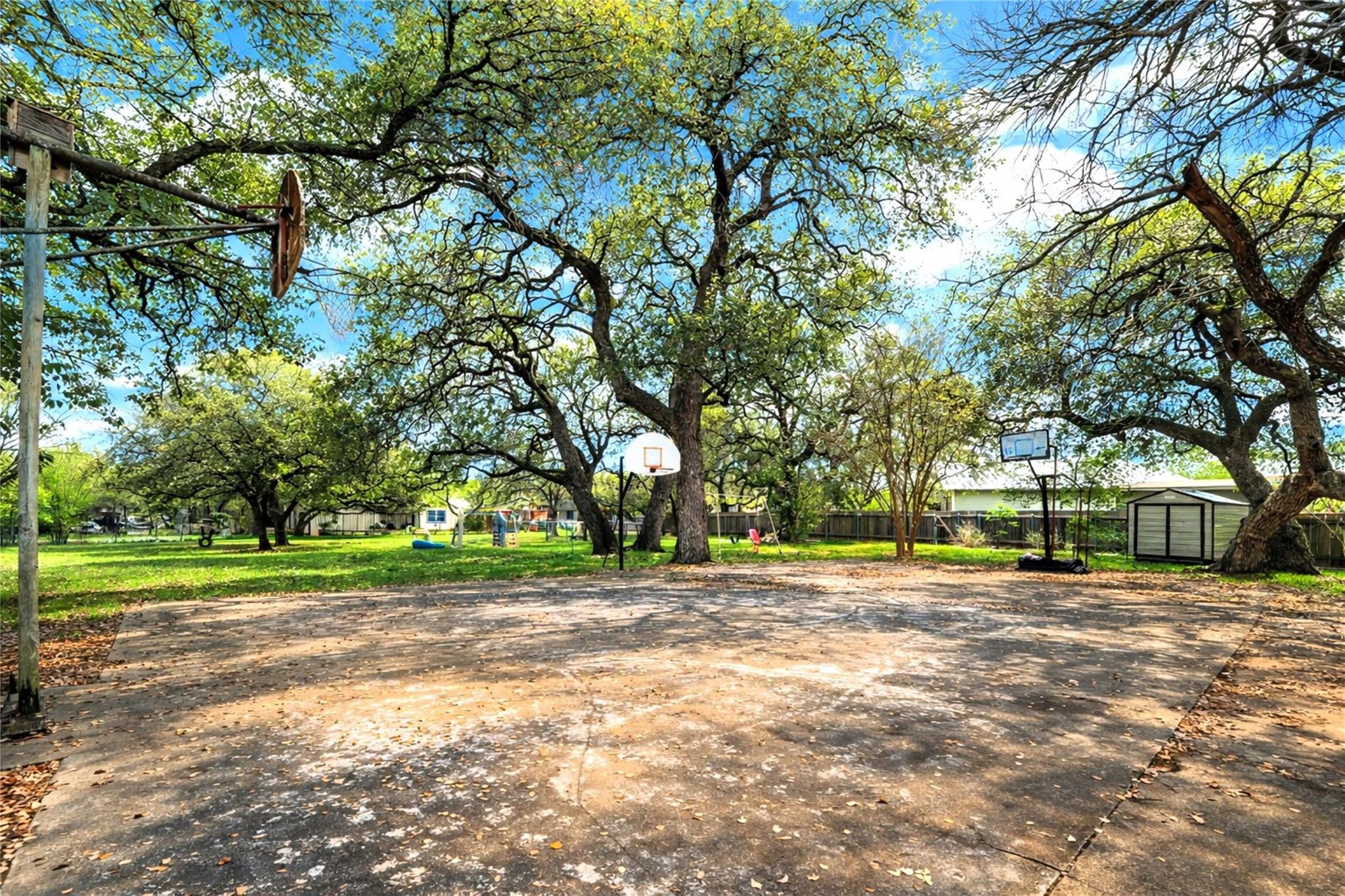 3701 Del Robles Dr, Austin, TX 78727