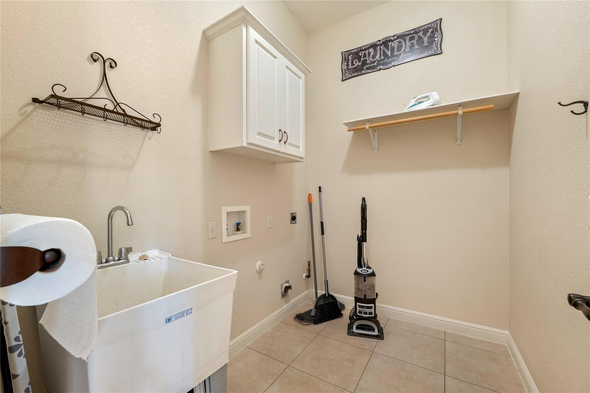 3701 Del Robles Dr, Austin, TX 78727