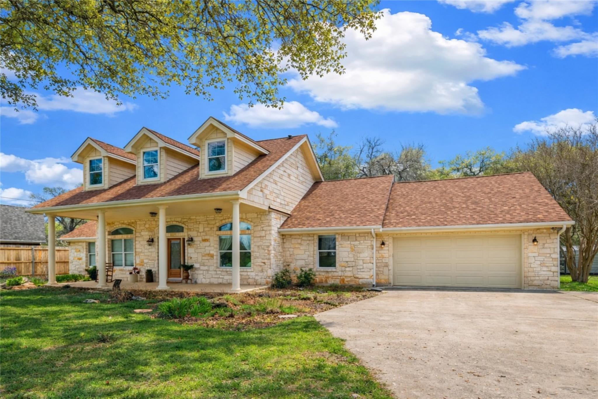 3701 Del Robles Dr, Austin, TX 78727