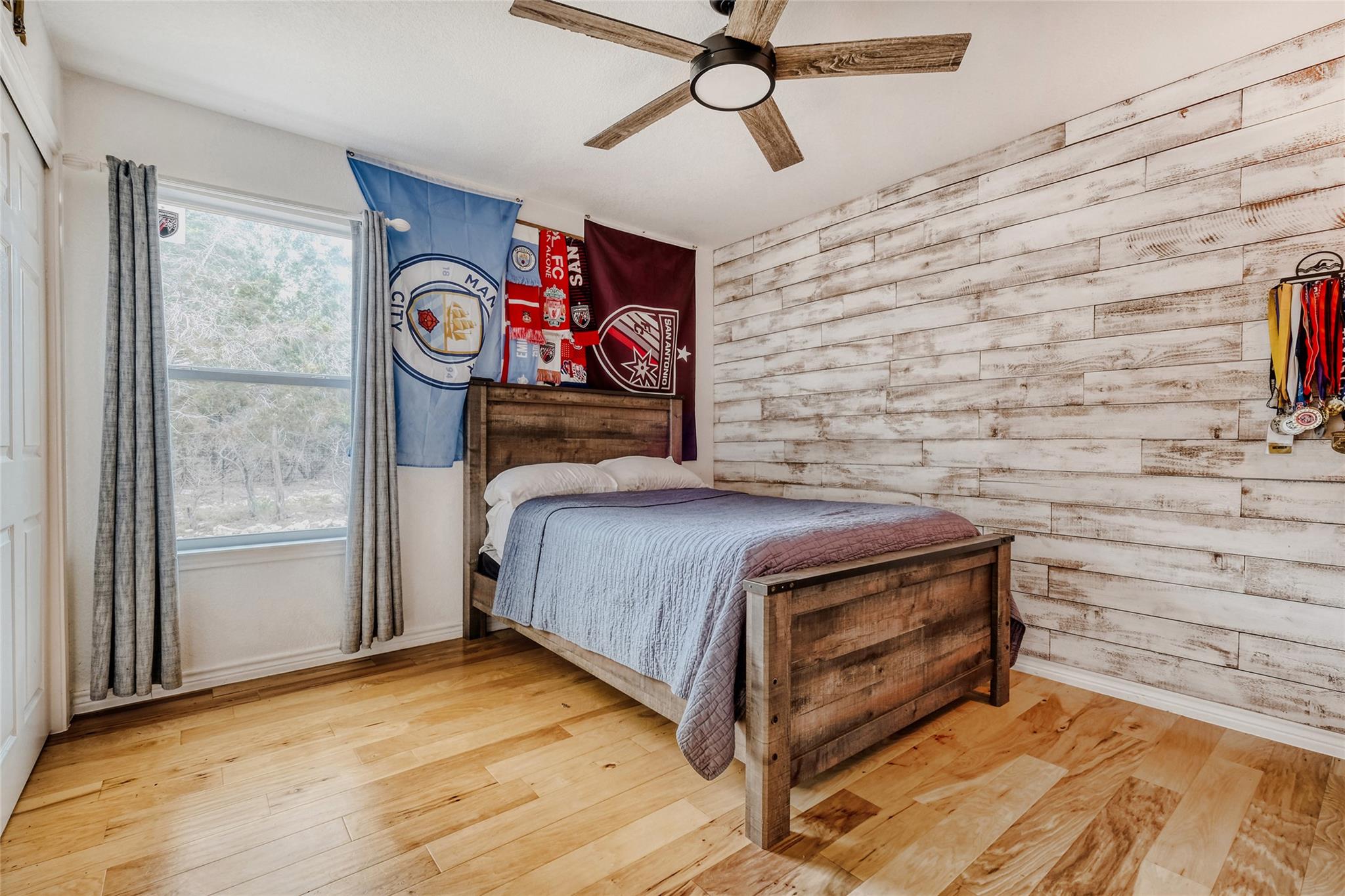 211 Creekwood Ct, Spring Branch, TX 78070