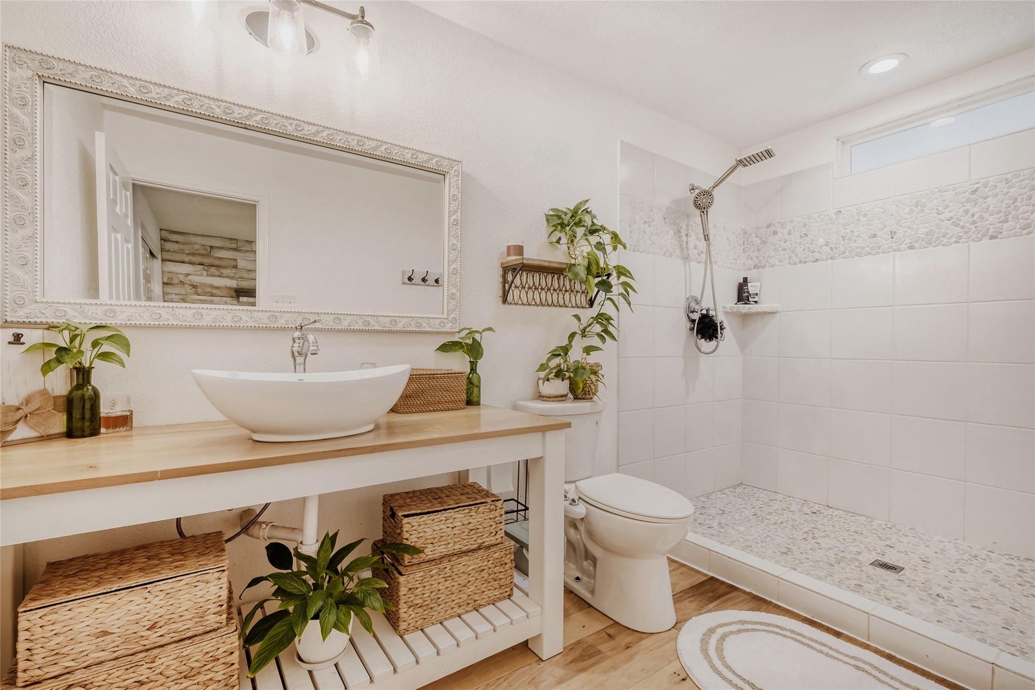 211 Creekwood Ct, Spring Branch, TX 78070