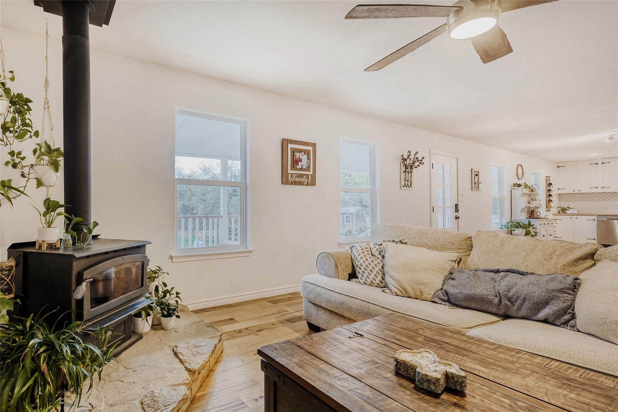 211 Creekwood Ct, Spring Branch, TX 78070