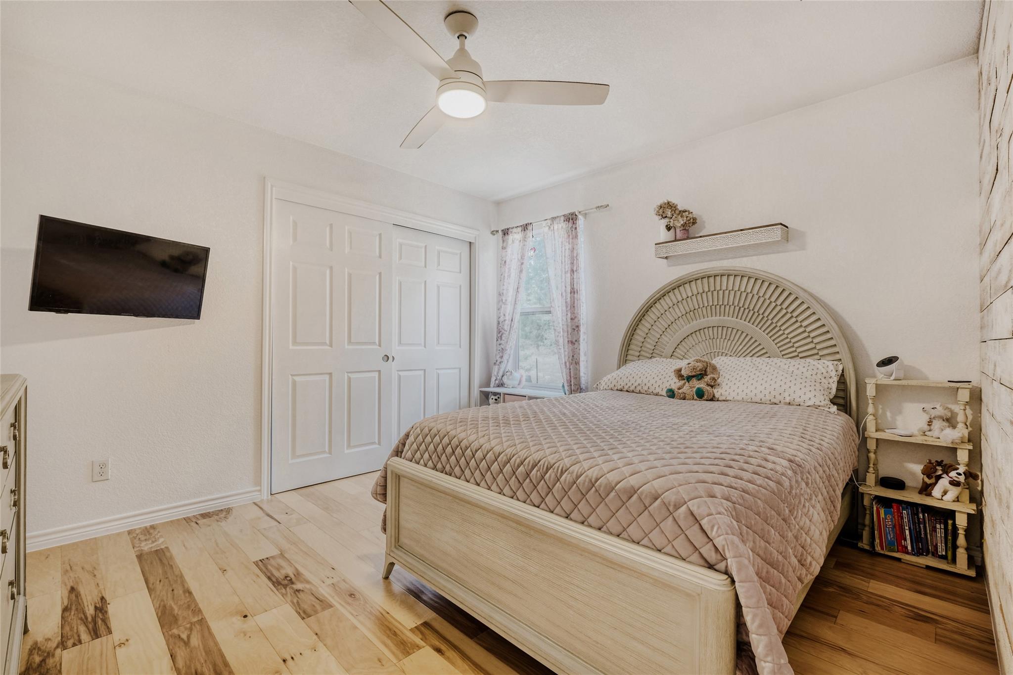 211 Creekwood Ct, Spring Branch, TX 78070