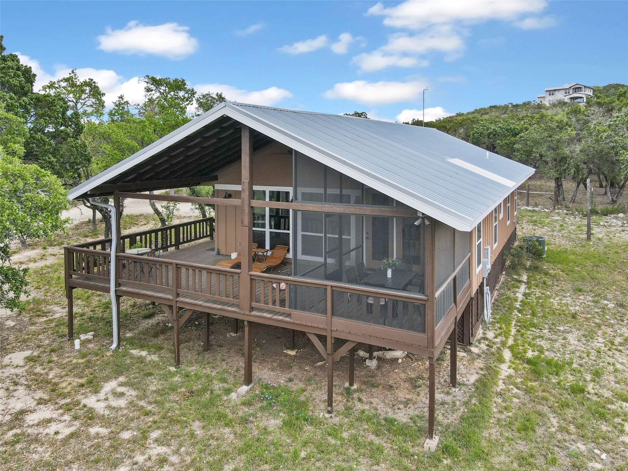 910 Plant Lady Ln, Dripping Springs, TX 78620