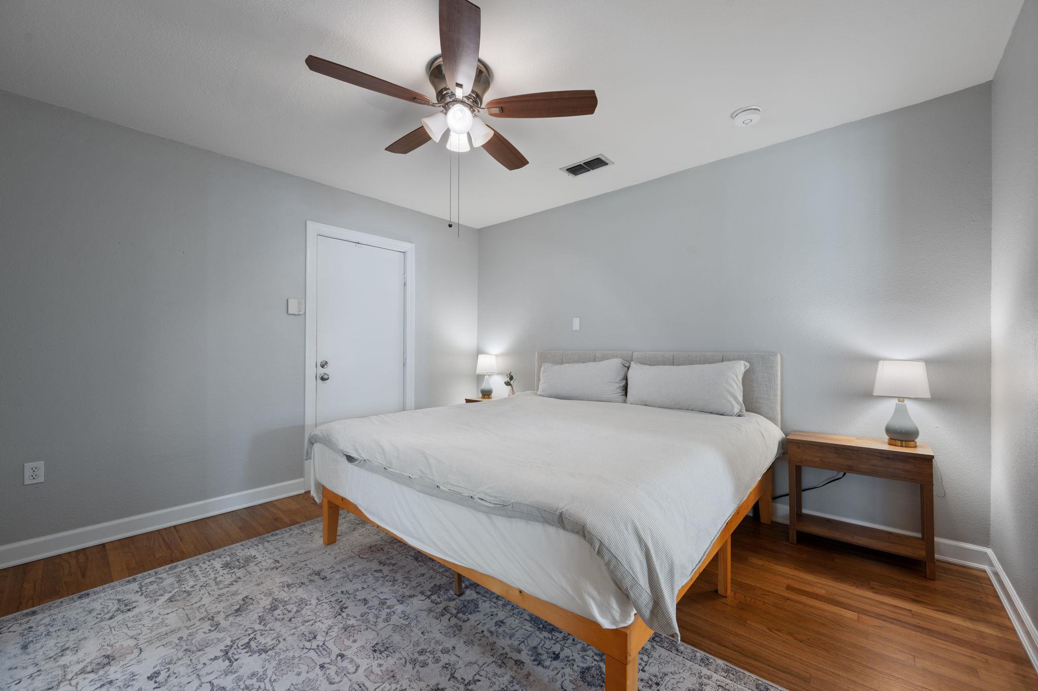 930 E 52nd St, Austin, TX 78751