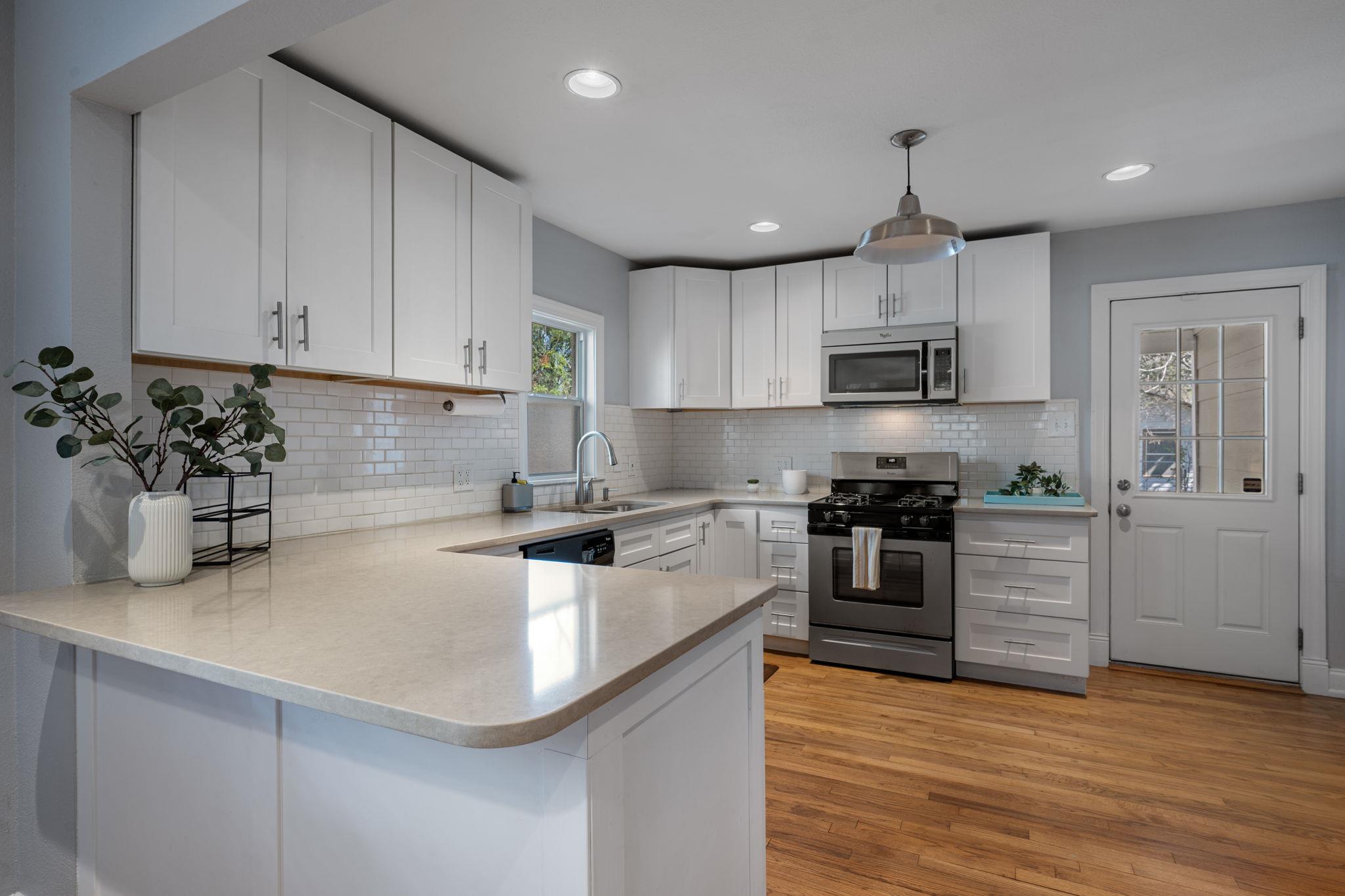 930 E 52nd St, Austin, TX 78751