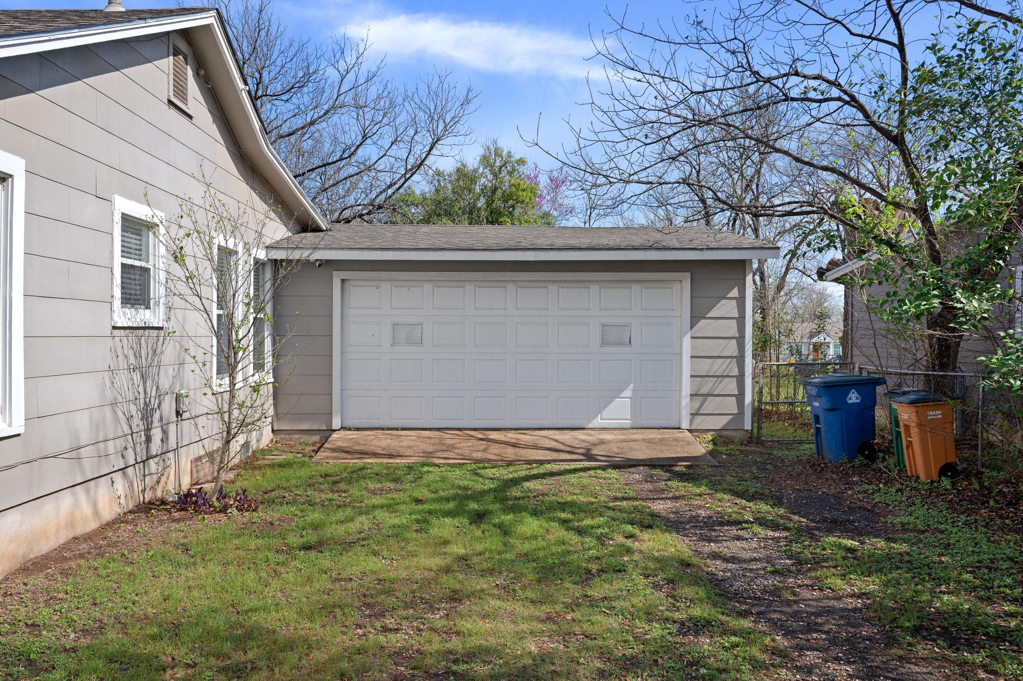 930 E 52nd St, Austin, TX 78751