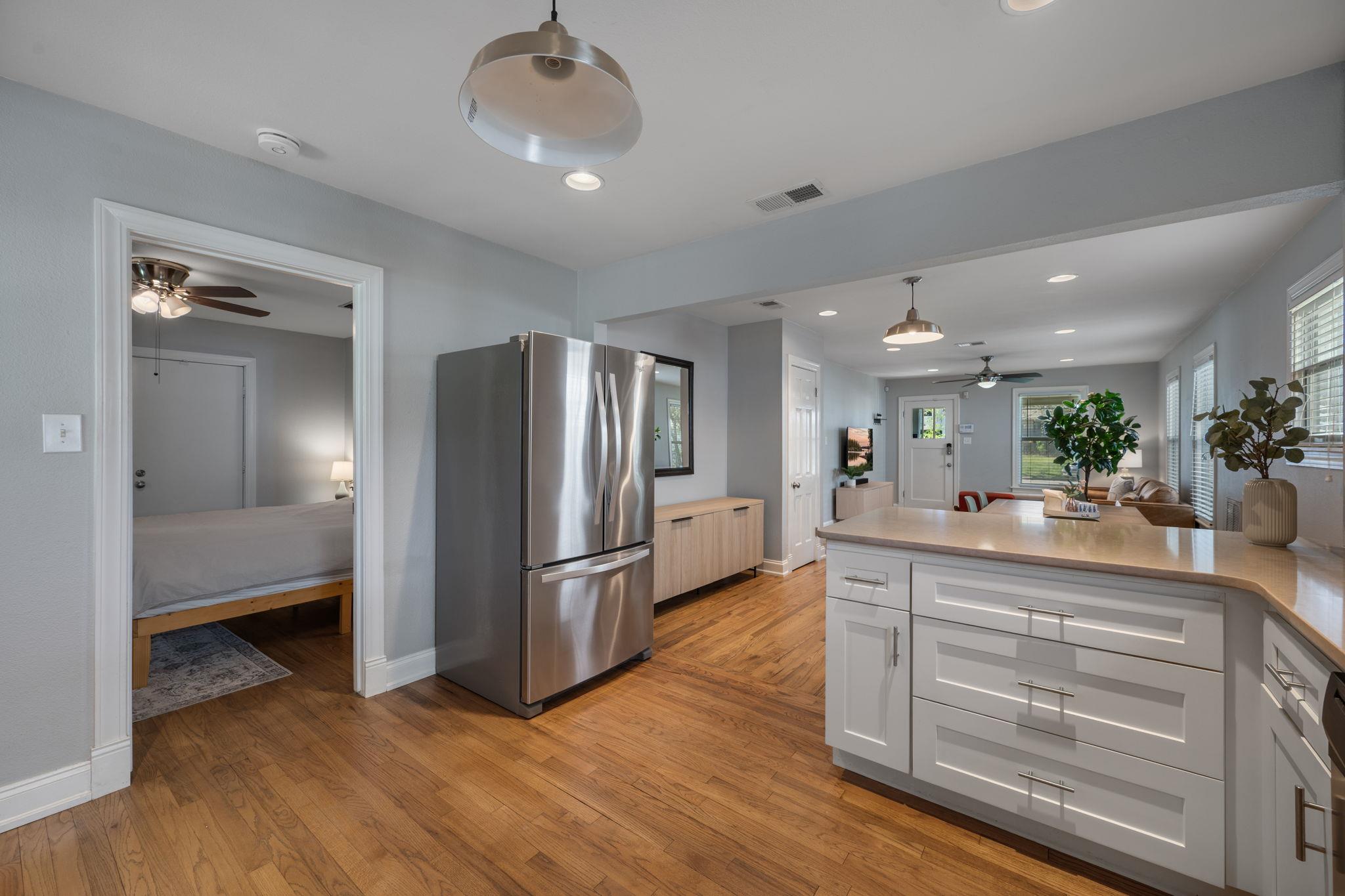 930 E 52nd St, Austin, TX 78751