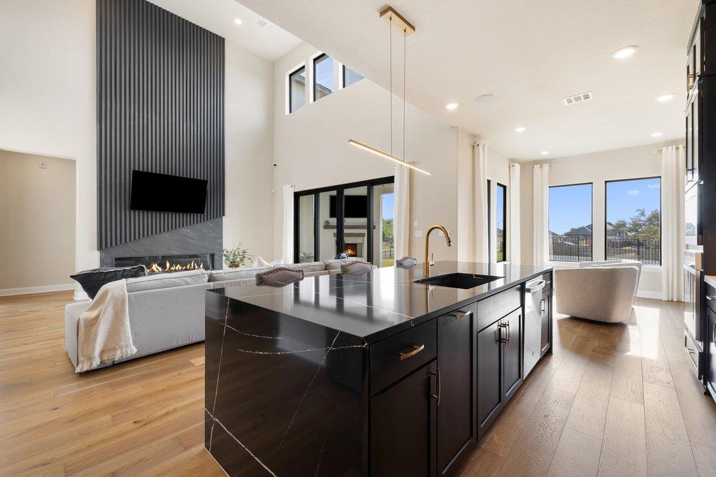 1300 Shelby Ln, Georgetown, TX 78628