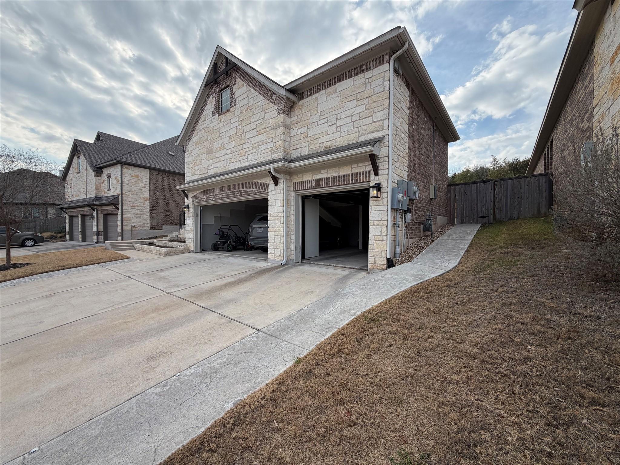 8709 Moccasin Path, Austin, TX 78736