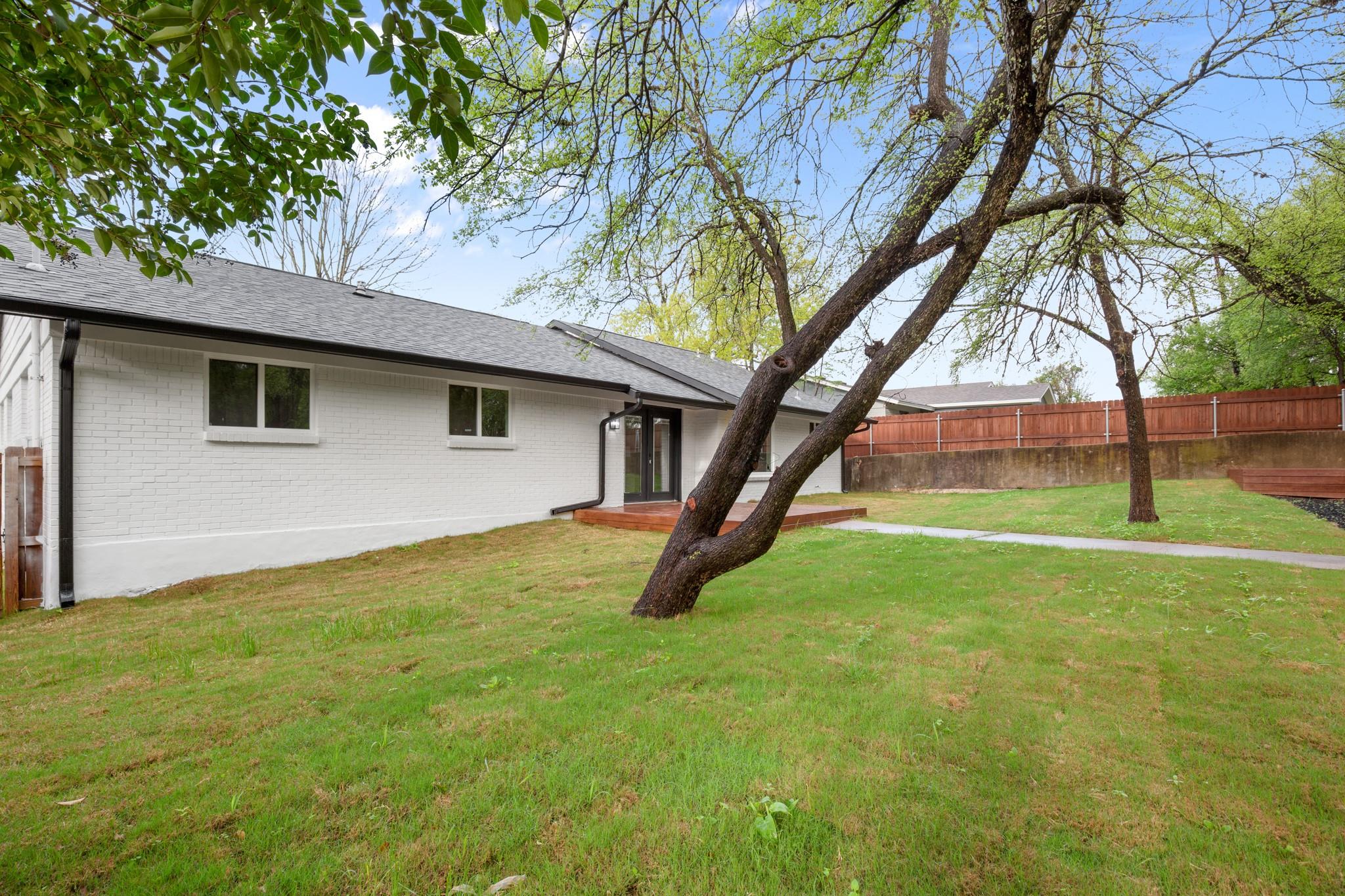 5106 Woodmoor Dr, Austin, TX 78721