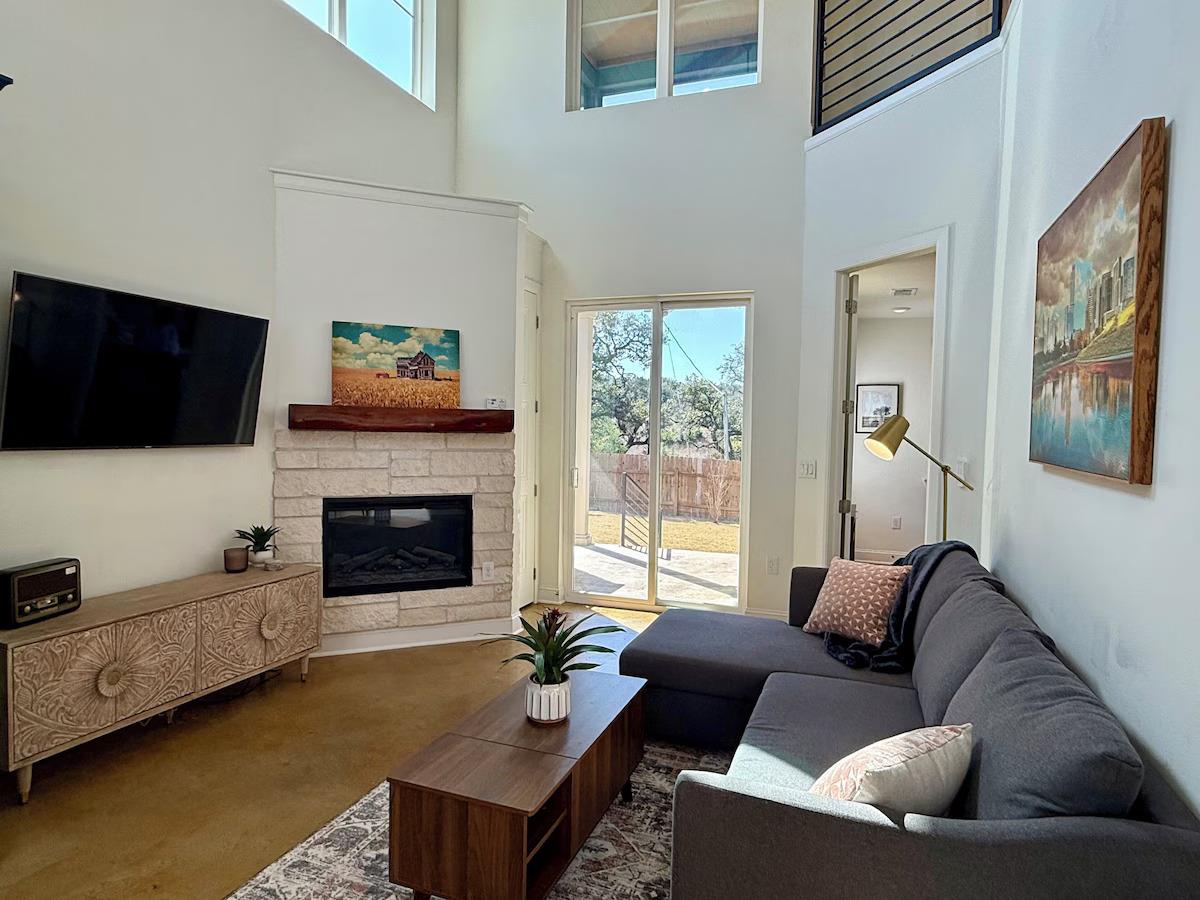 11605 Fitzhugh Rd, Austin, TX 78736