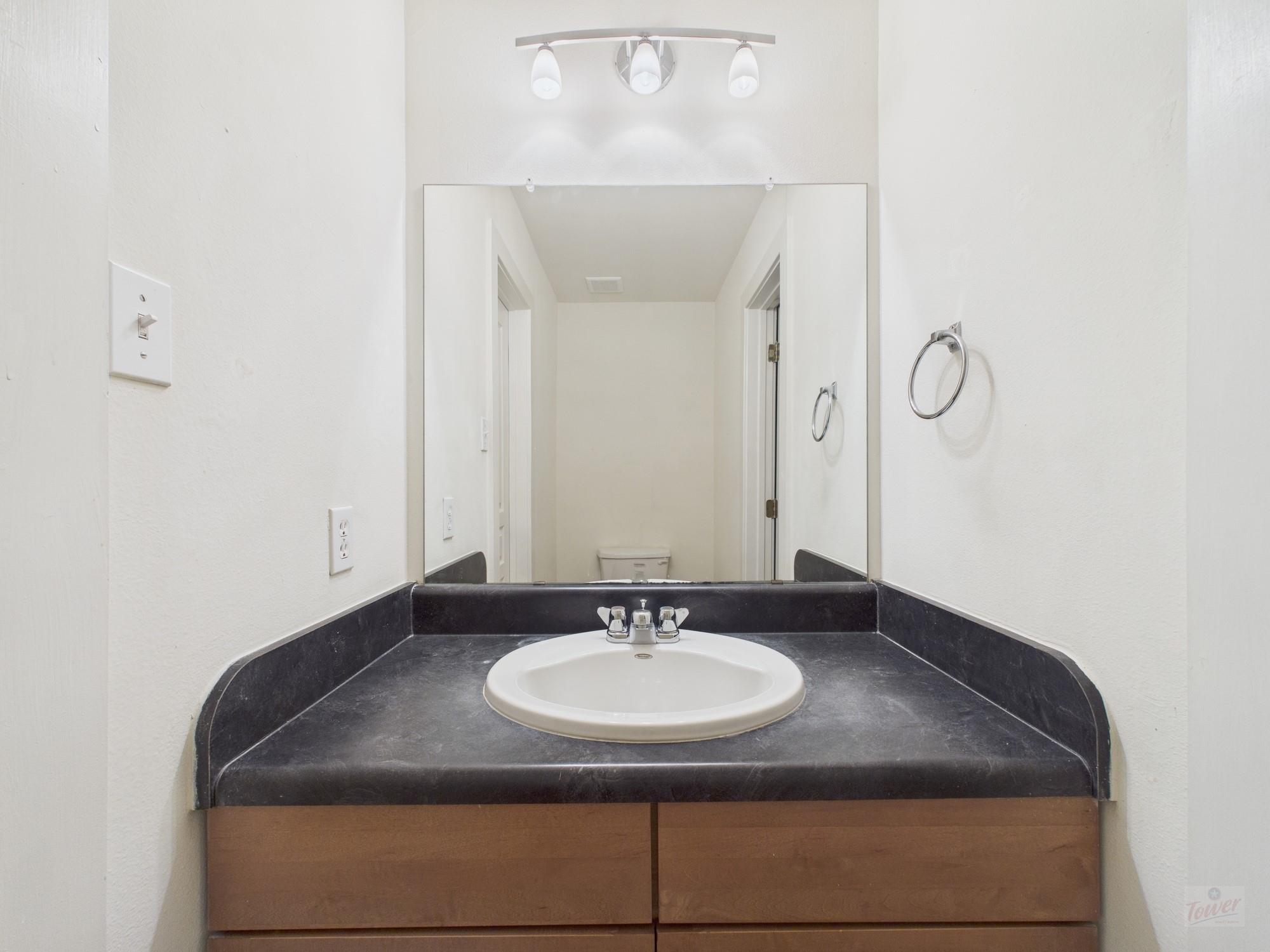 711 W 32 St # 156, Austin, TX 78705