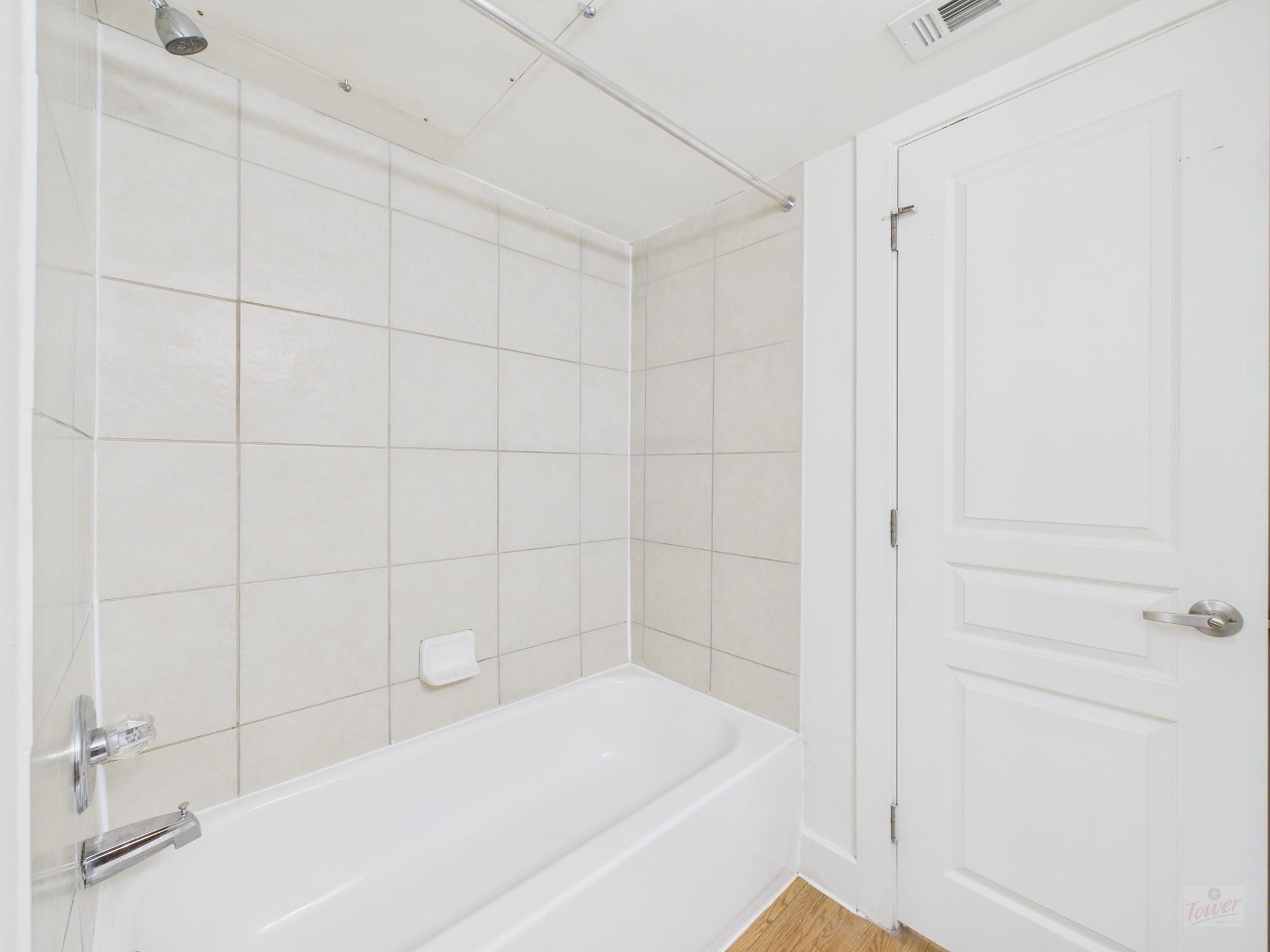 711 W 32 St # 156, Austin, TX 78705