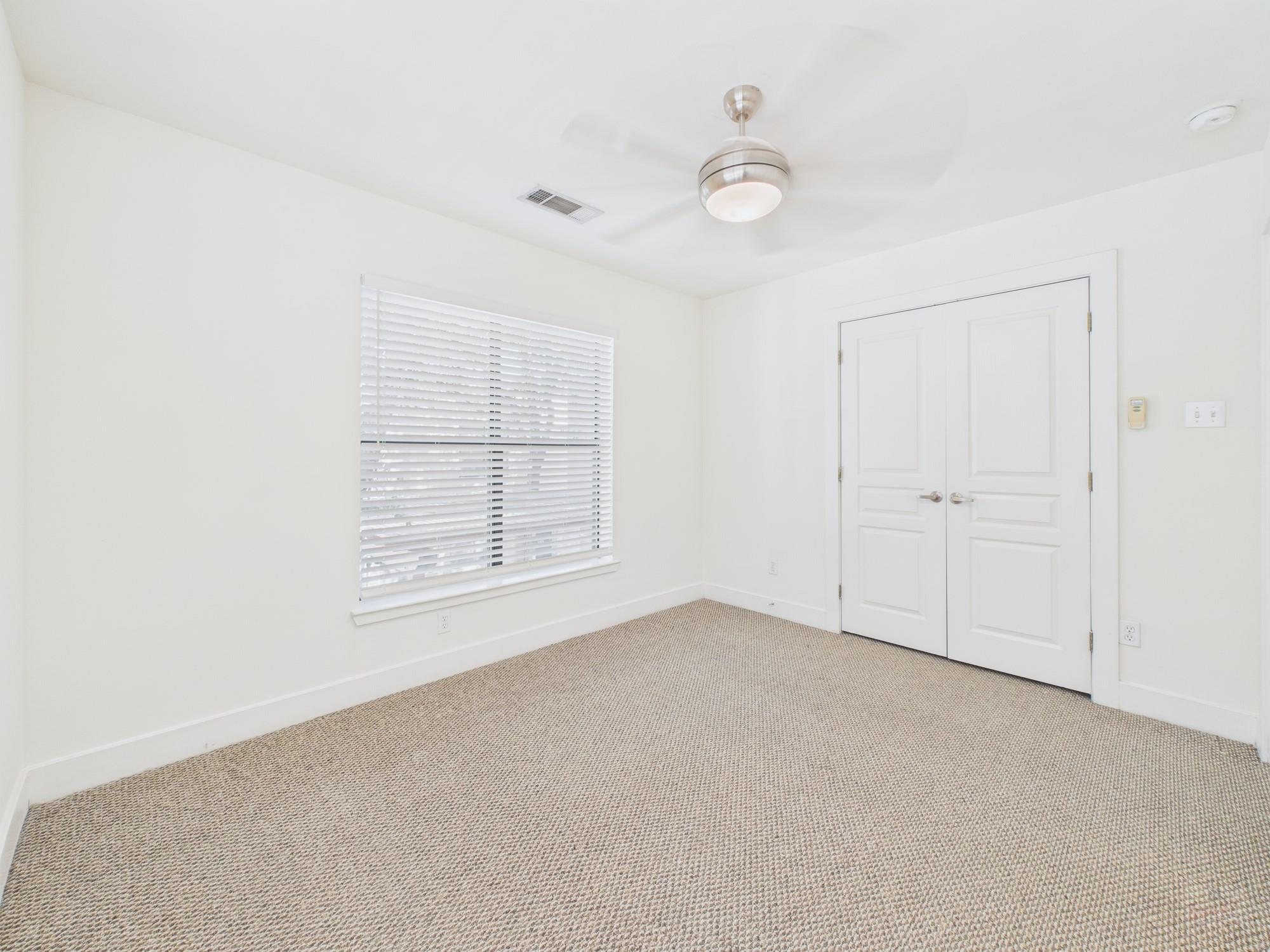 711 W 32 St # 156, Austin, TX 78705