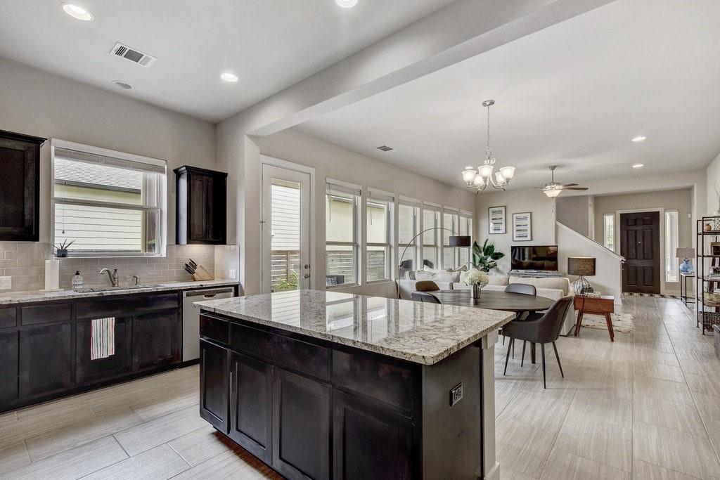 1704 Frontier Valley Dr, Austin, TX 78741