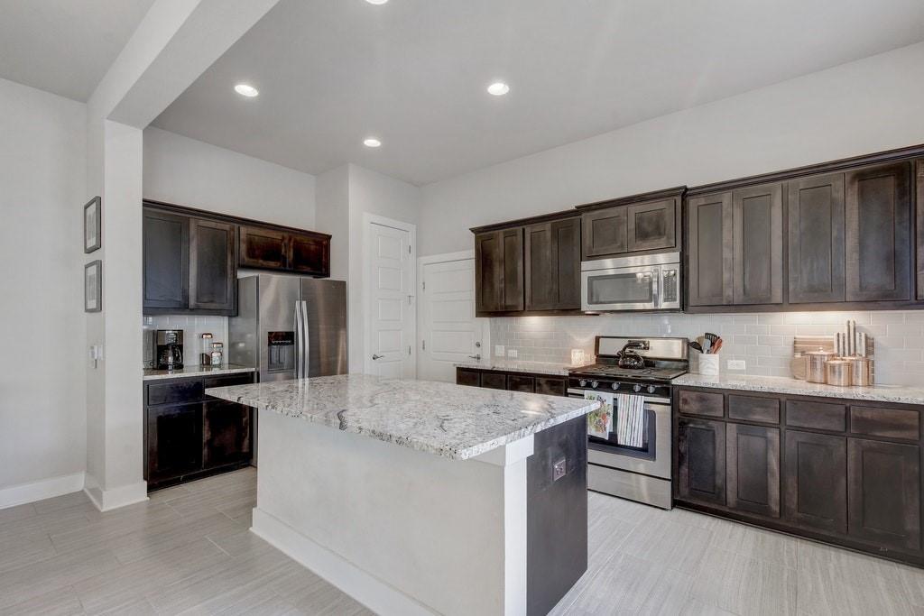 1704 Frontier Valley Dr, Austin, TX 78741