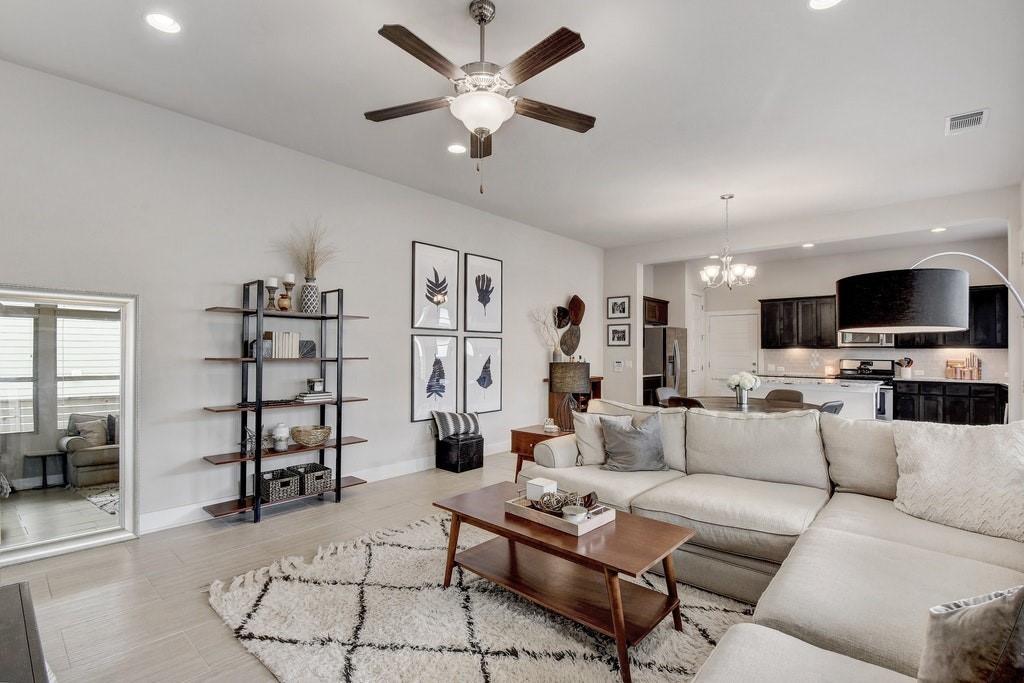 1704 Frontier Valley Dr, Austin, TX 78741