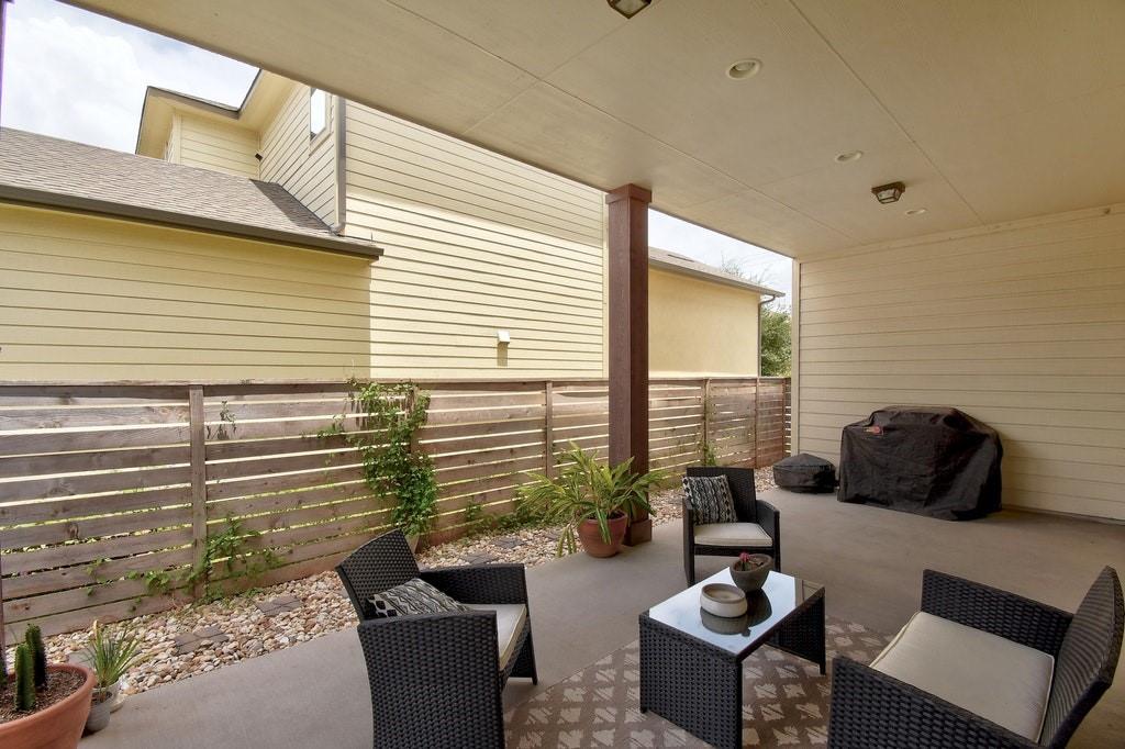 1704 Frontier Valley Dr, Austin, TX 78741