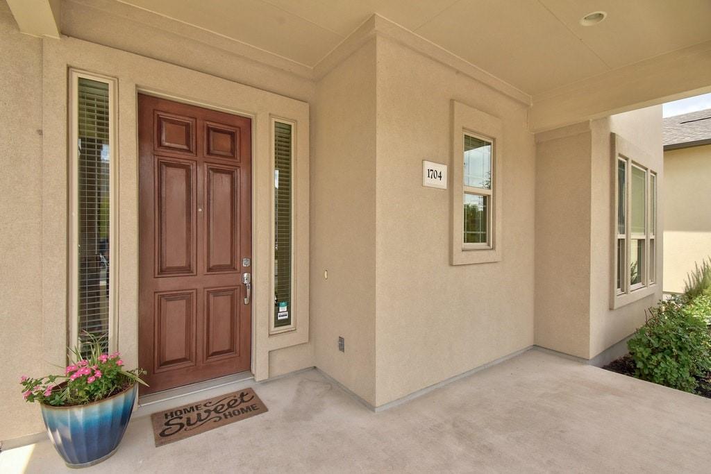 1704 Frontier Valley Dr, Austin, TX 78741
