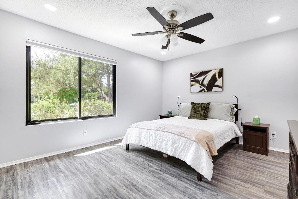 6807 Skynook Dr, Austin, TX 78745