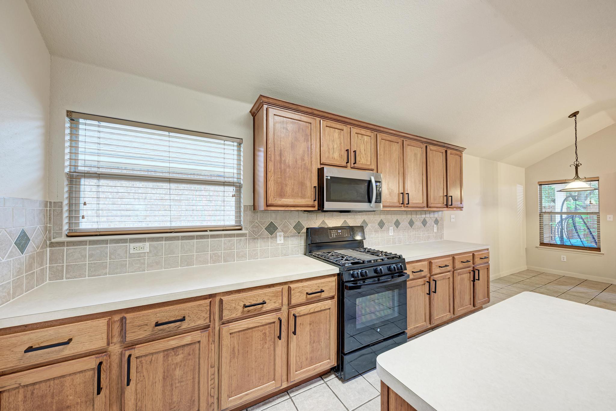 9816 Pasatiempo Dr, Austin, TX 78717