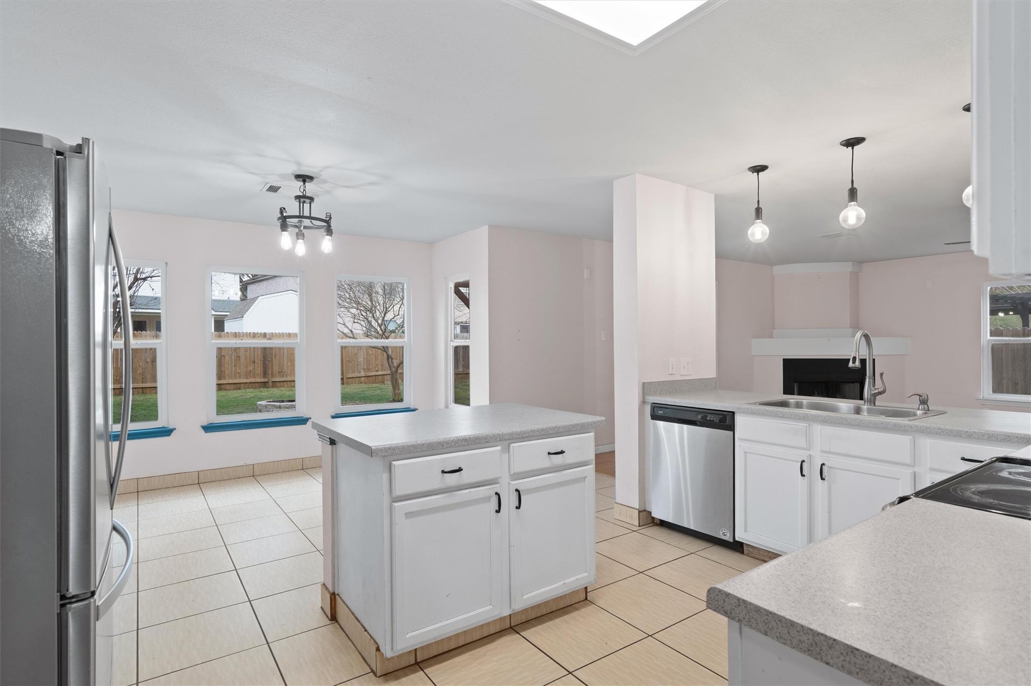 2122 Deer Creek Trl, Round Rock, TX 78665