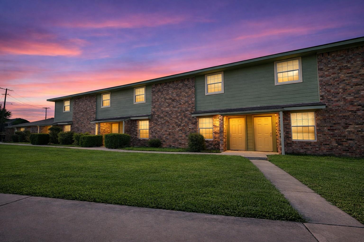 300 Meadow Dr, Rockdale, TX 76567