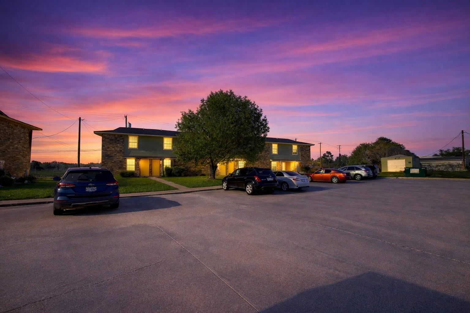 300 Meadow Dr, Rockdale, TX 76567