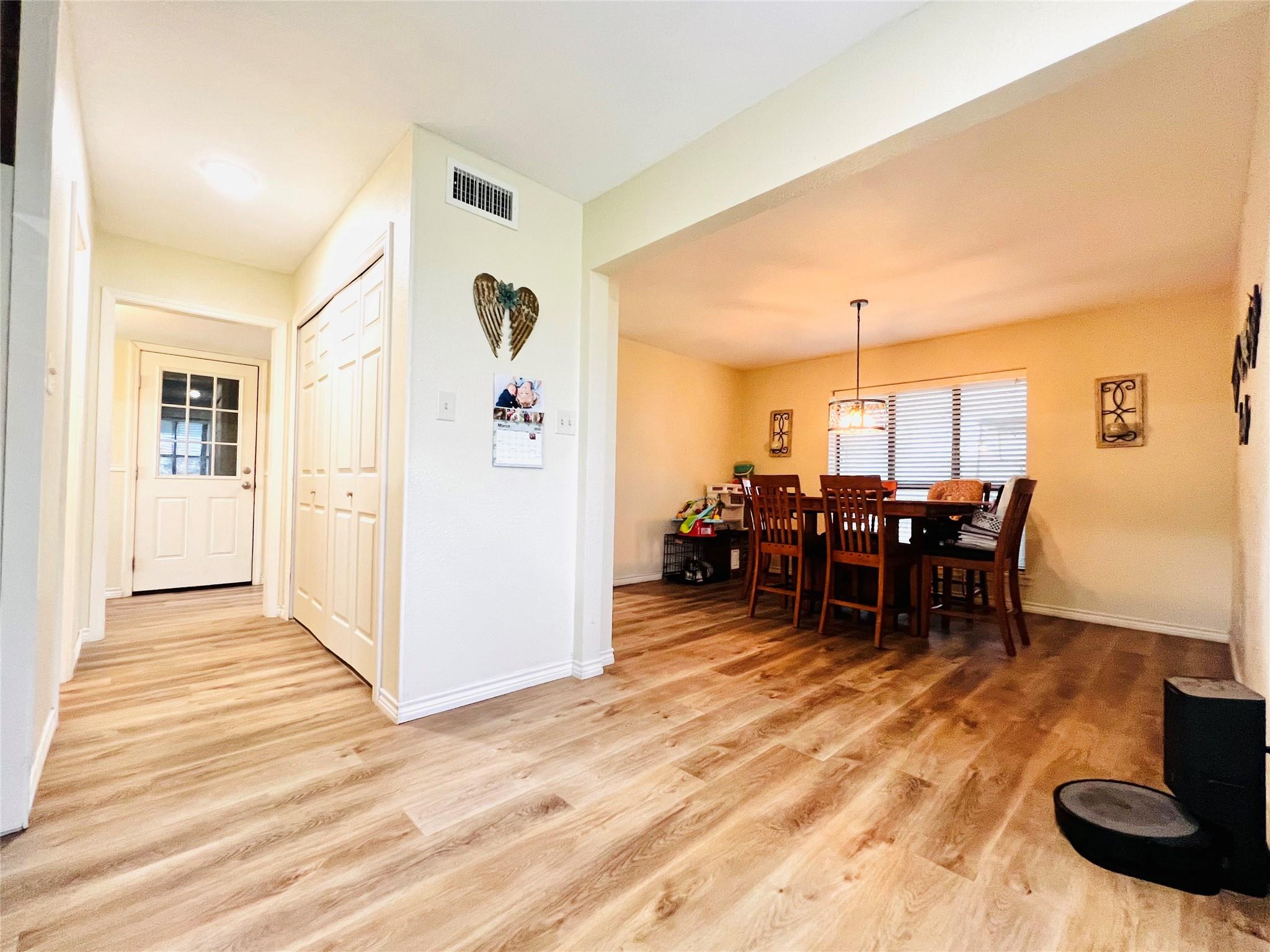 1904 N Hoover Ave, Cameron, TX 76520