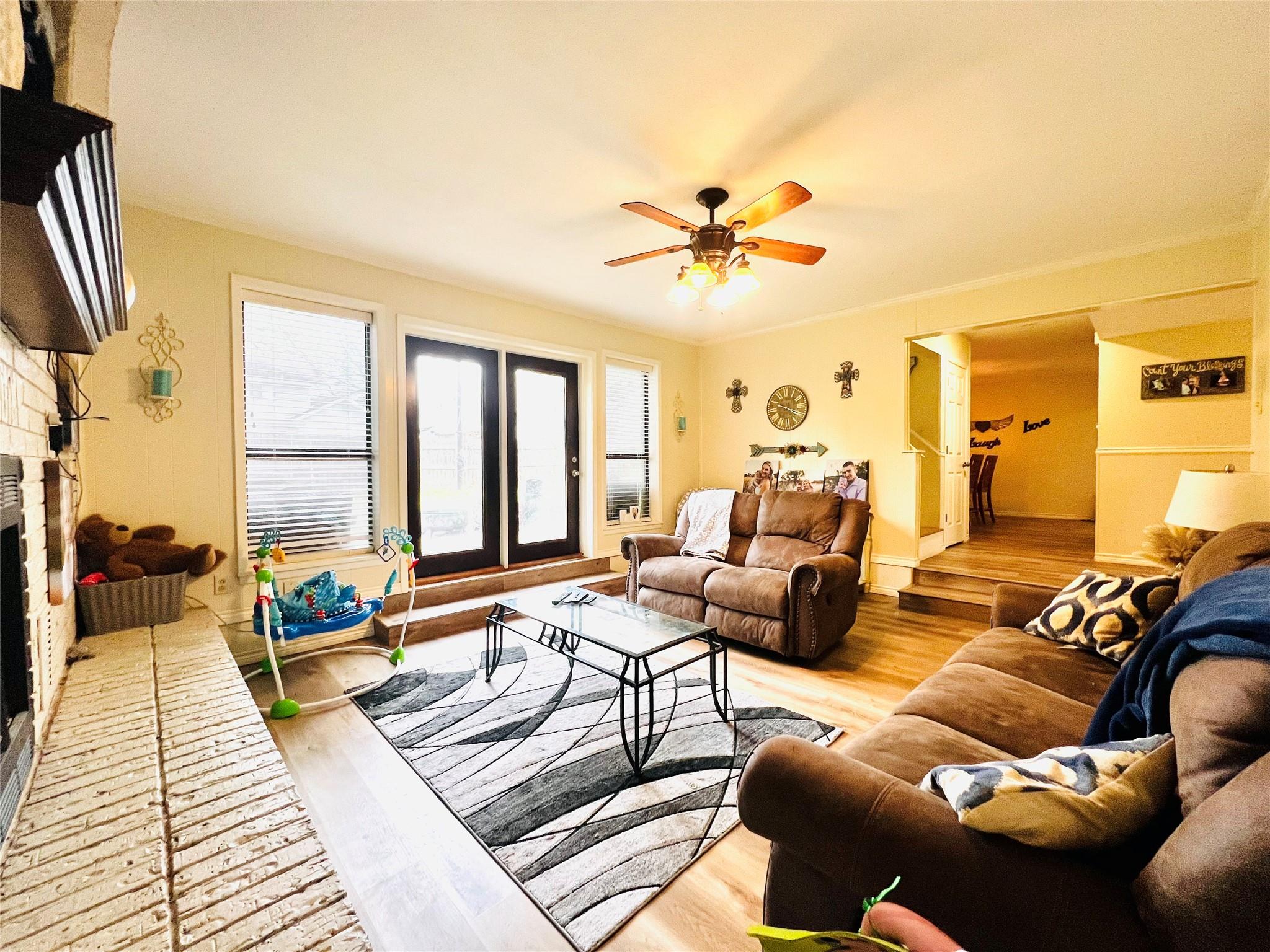 1904 N Hoover Ave, Cameron, TX 76520