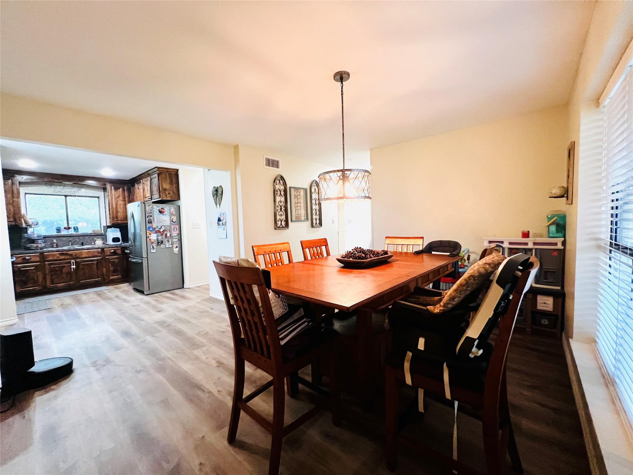 1904 N Hoover Ave, Cameron, TX 76520