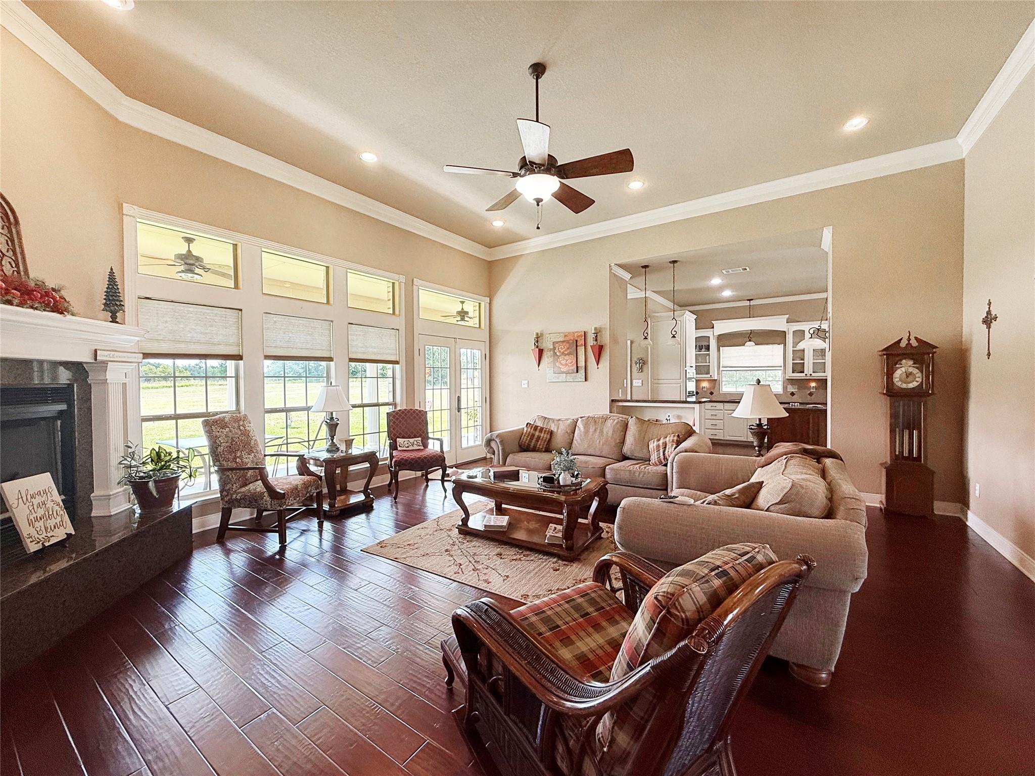 1611 W Fm 696, Lexington, TX 78947