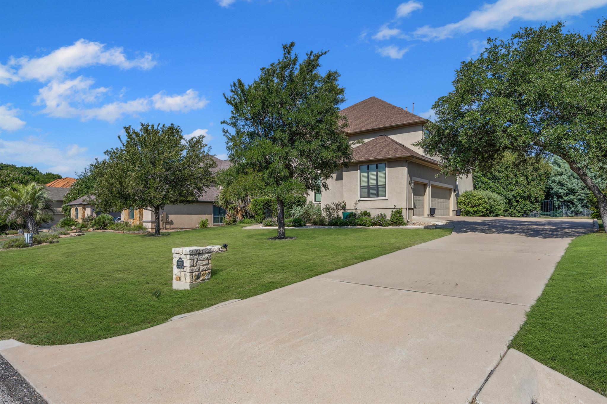 2300 Lakehurst Rd, Spicewood, TX 78669