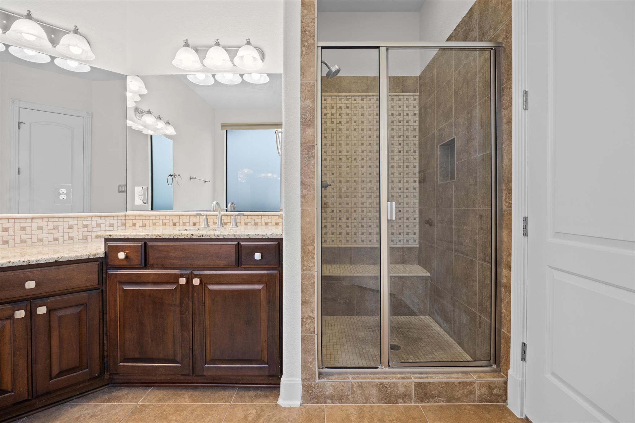 2300 Lakehurst Rd, Spicewood, TX 78669