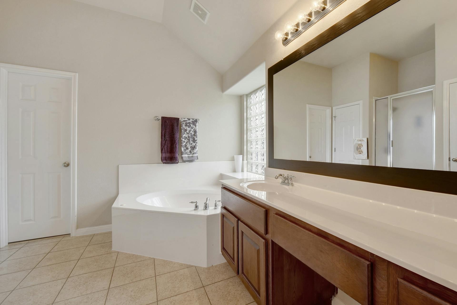 8108 Tierra Linda Ln, Austin, TX 78739