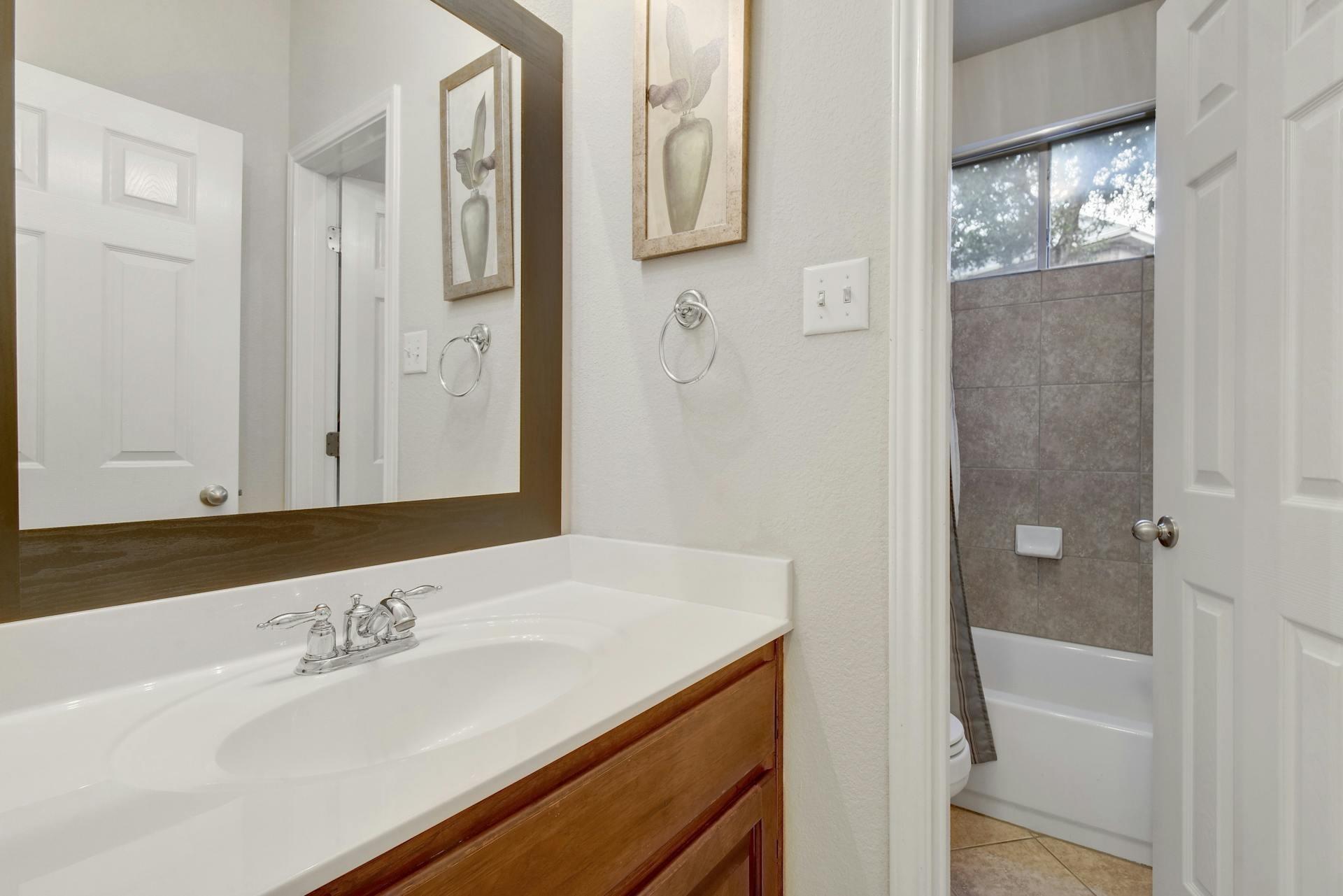 8108 Tierra Linda Ln, Austin, TX 78739