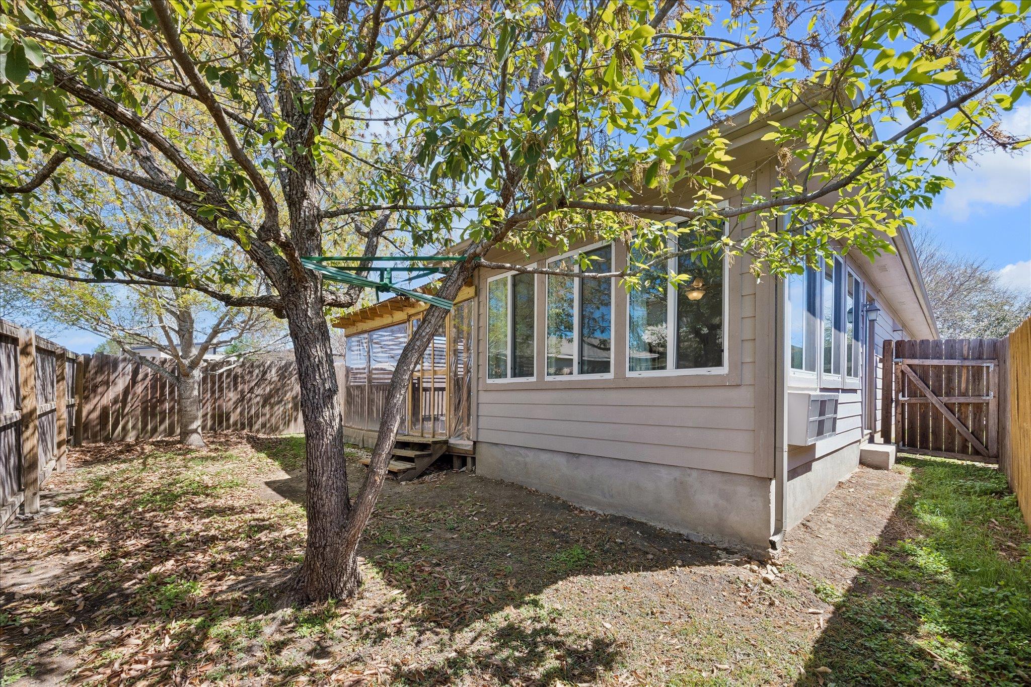 5936 Los Dios Pl, Del Valle, TX 78617