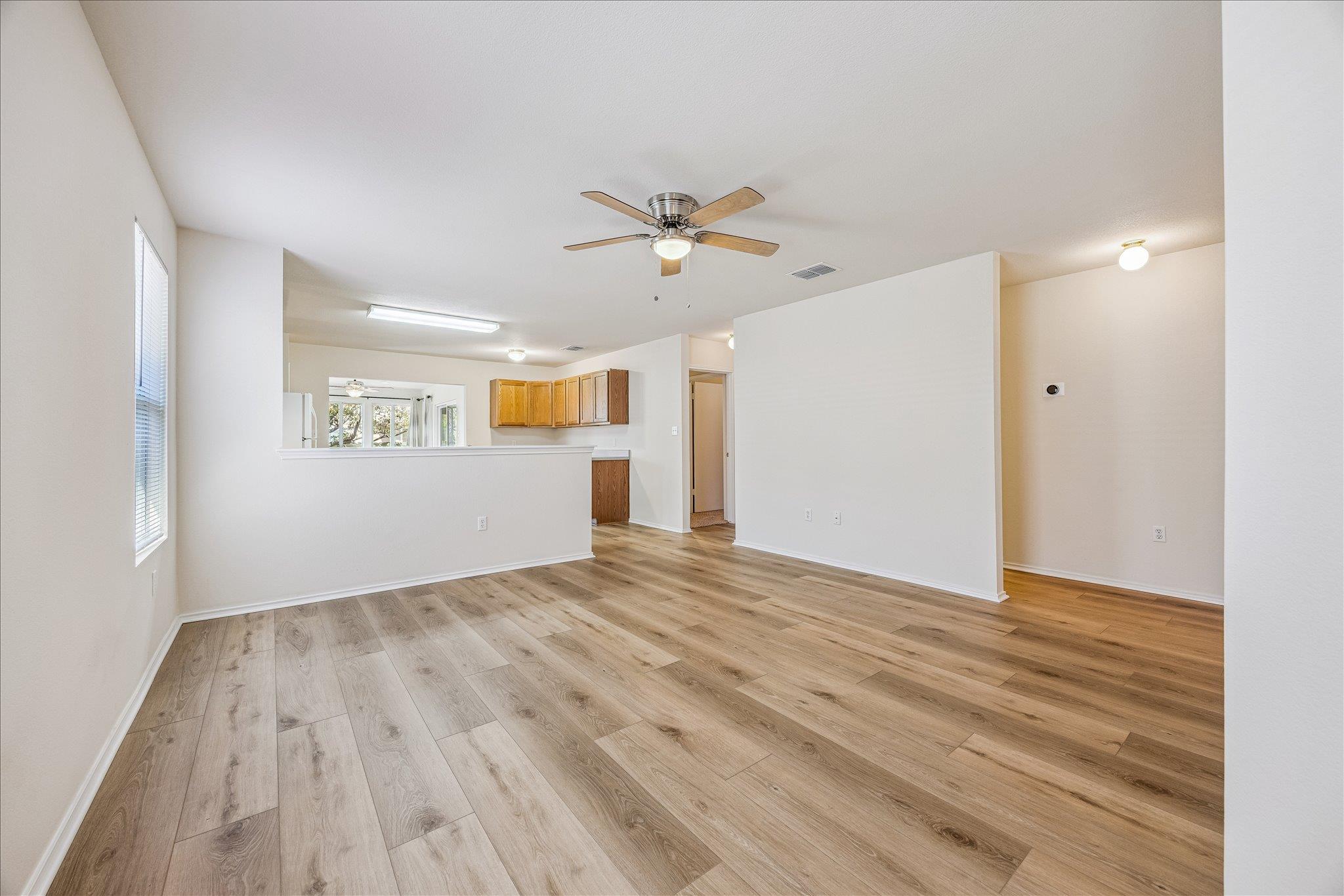 5936 Los Dios Pl, Del Valle, TX 78617