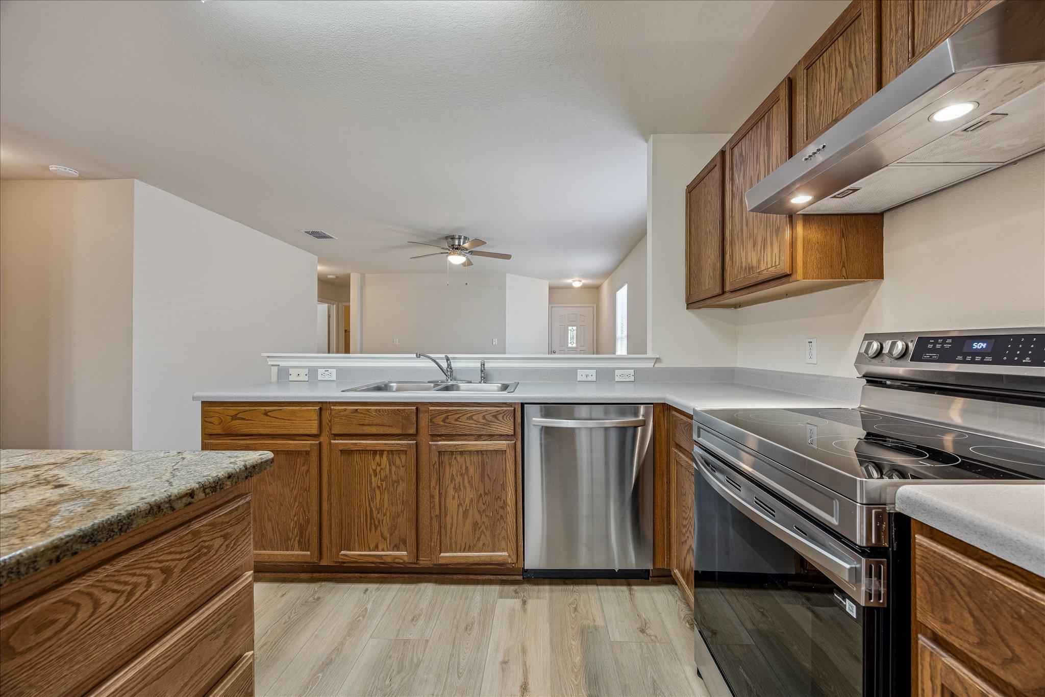 5936 Los Dios Pl, Del Valle, TX 78617