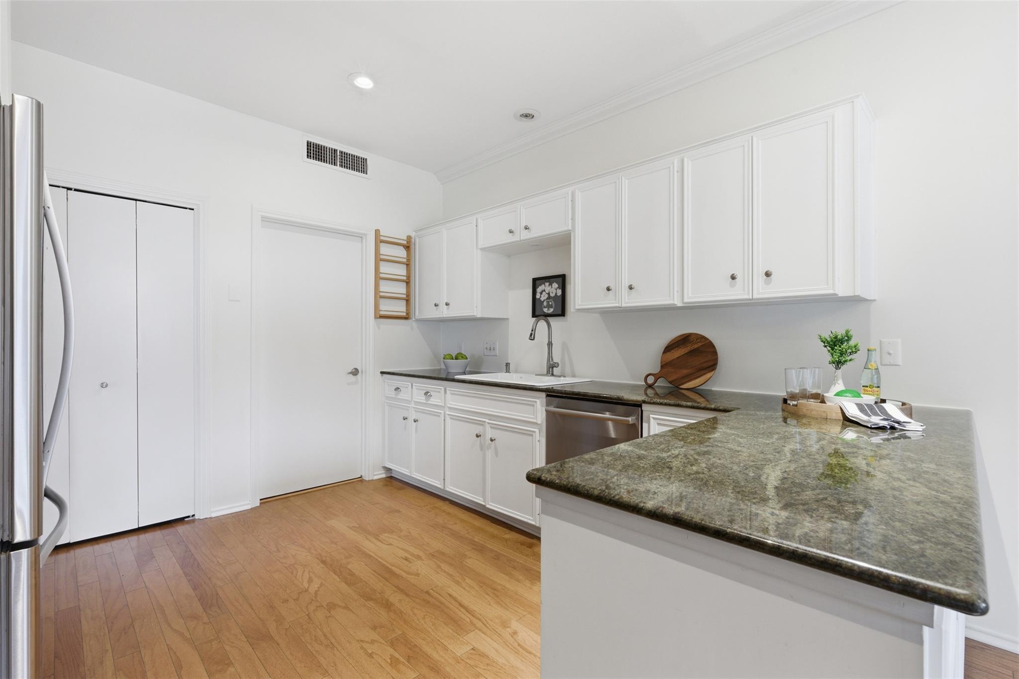 8101 Raintree Pl, Austin, TX 78759