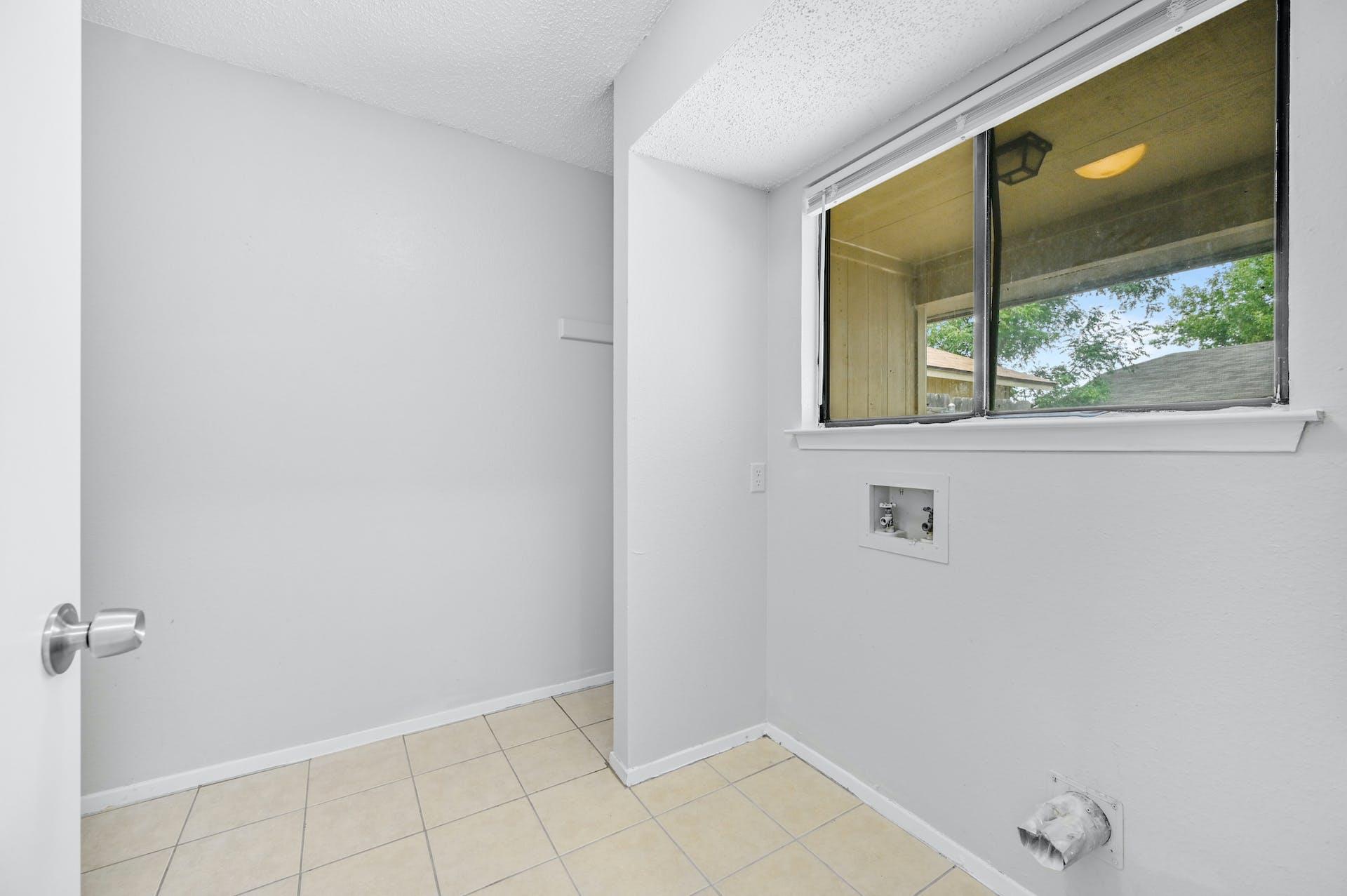 2008 Old West Pl # B, Round Rock, TX 78681