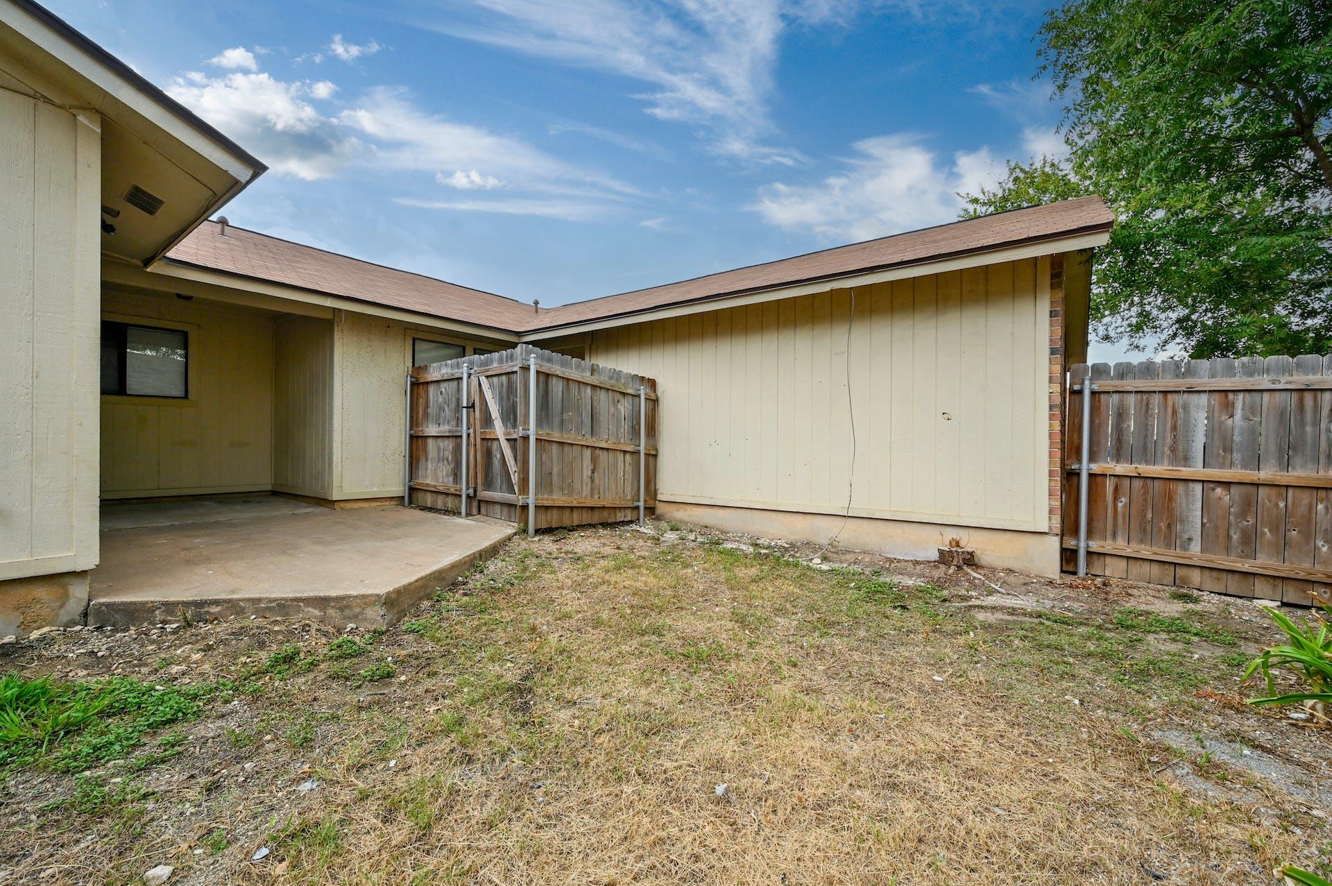 2008 Old West Pl # B, Round Rock, TX 78681