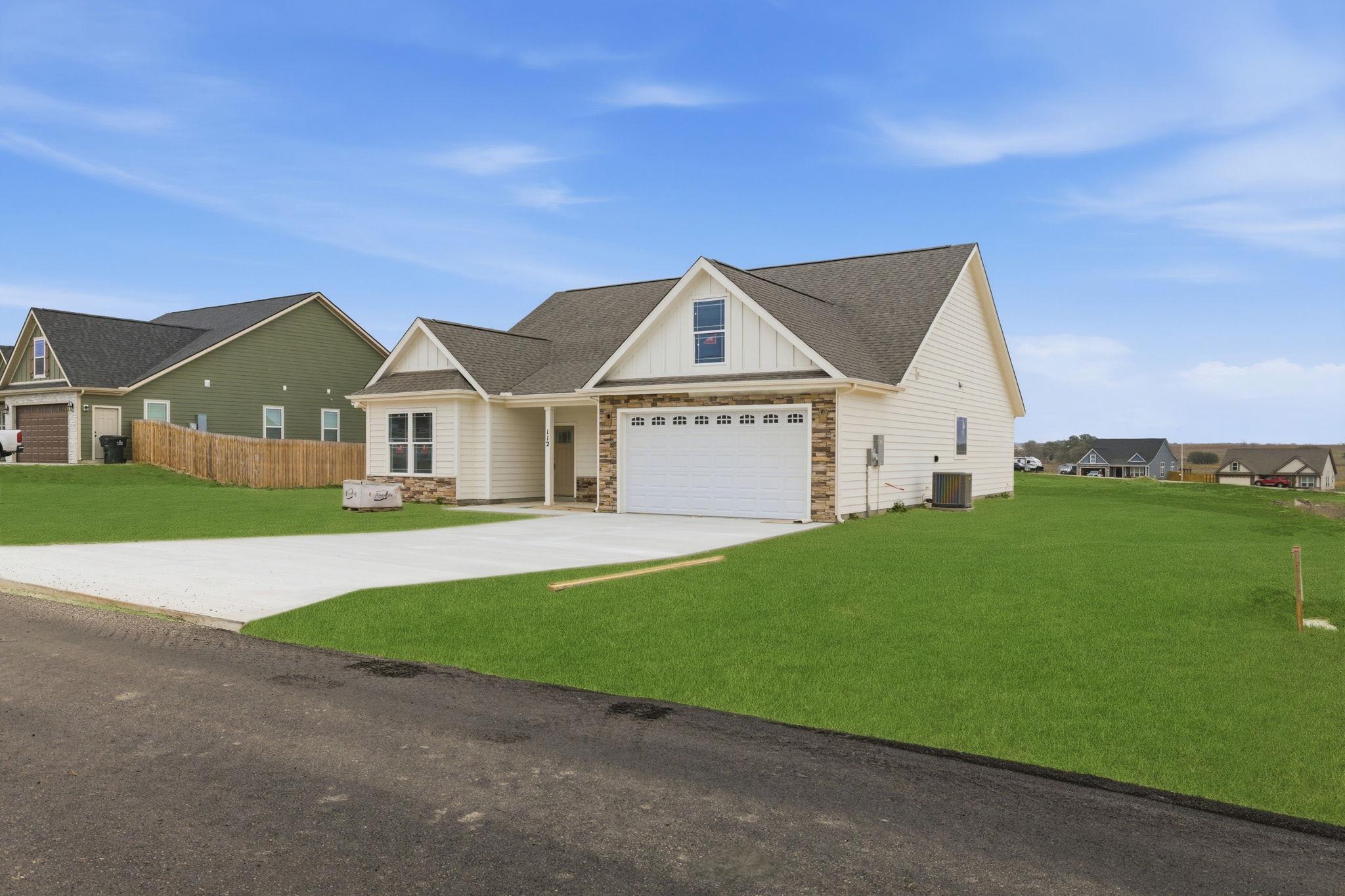 112 Oakmont Ln, La Vernia, TX 78121