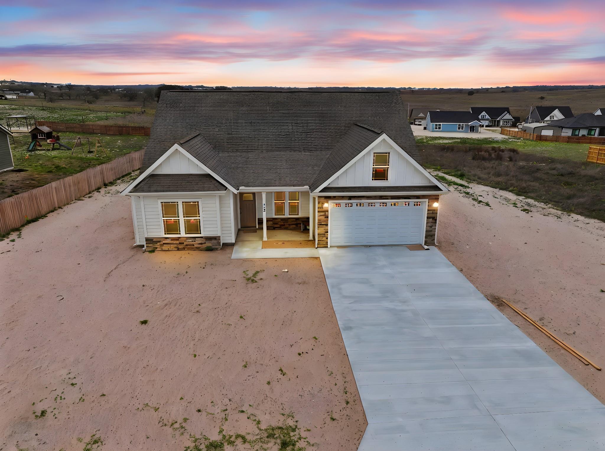 112 Oakmont Ln, La Vernia, TX 78121