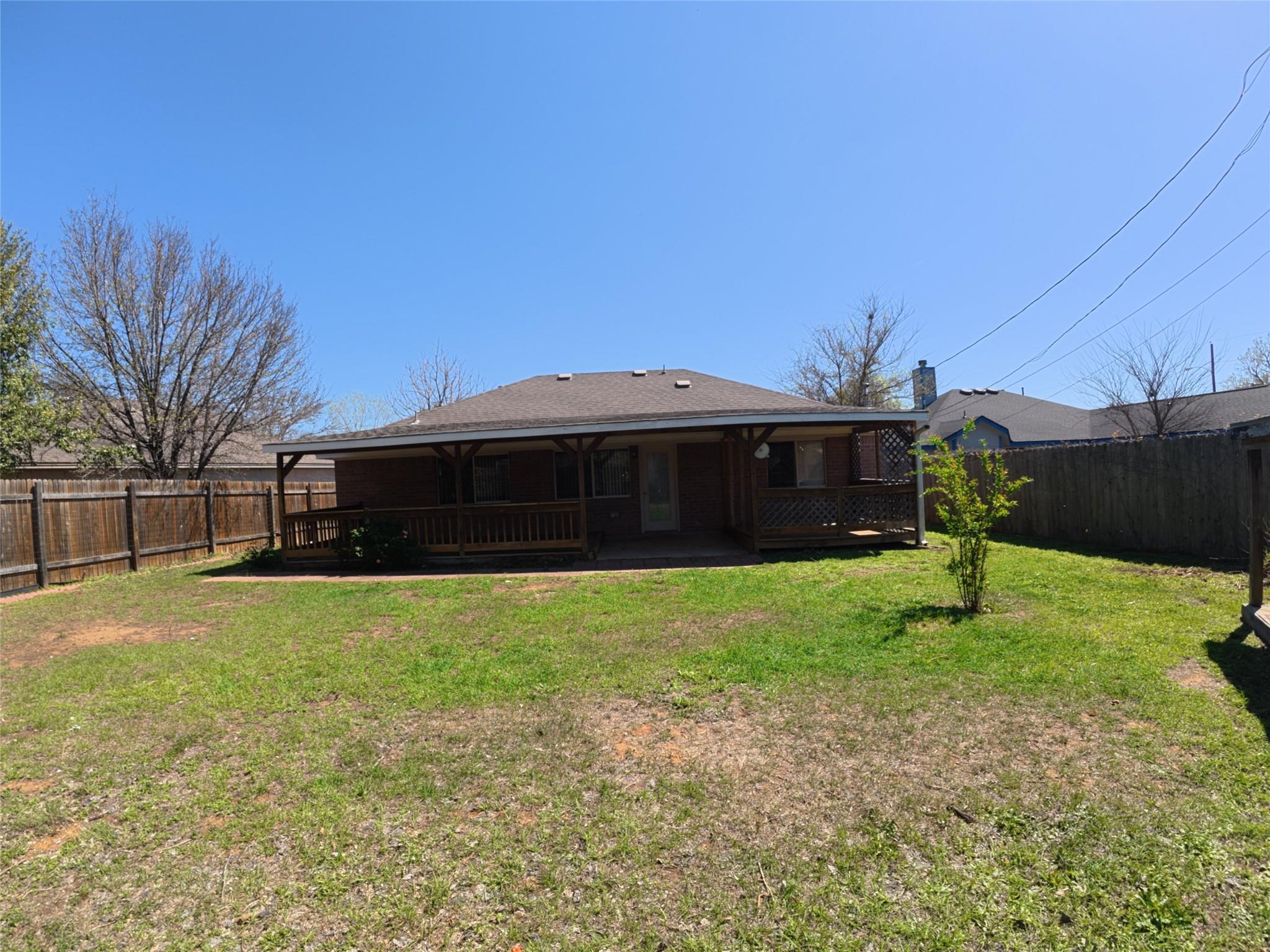 305 China Cv, Elgin, TX 78621