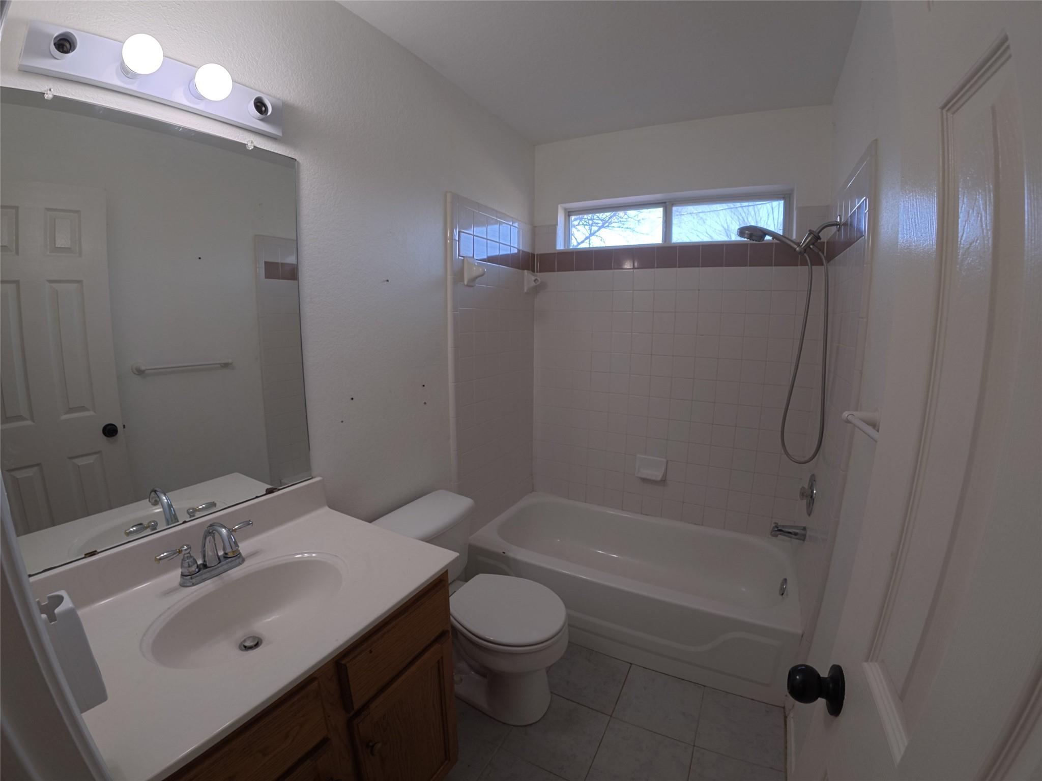 305 China Cv, Elgin, TX 78621