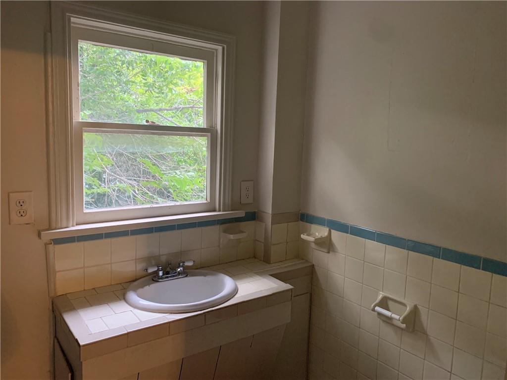 1604 Water St, Bastrop, TX 78602