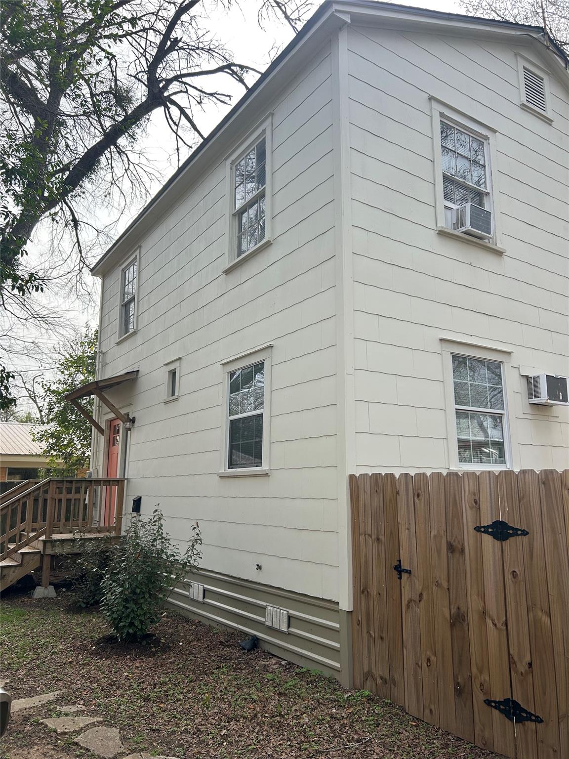 1604 Water St, Bastrop, TX 78602