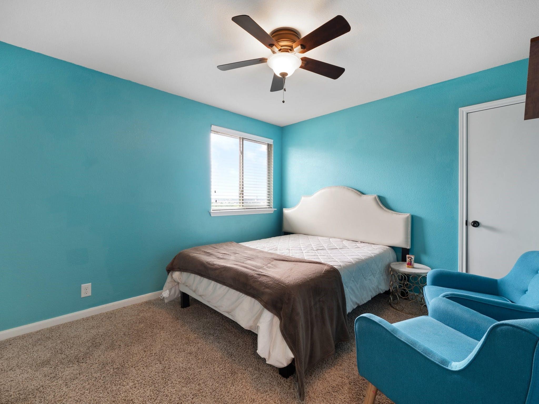 17903 Linkhill Dr, Dripping Springs, TX 78620